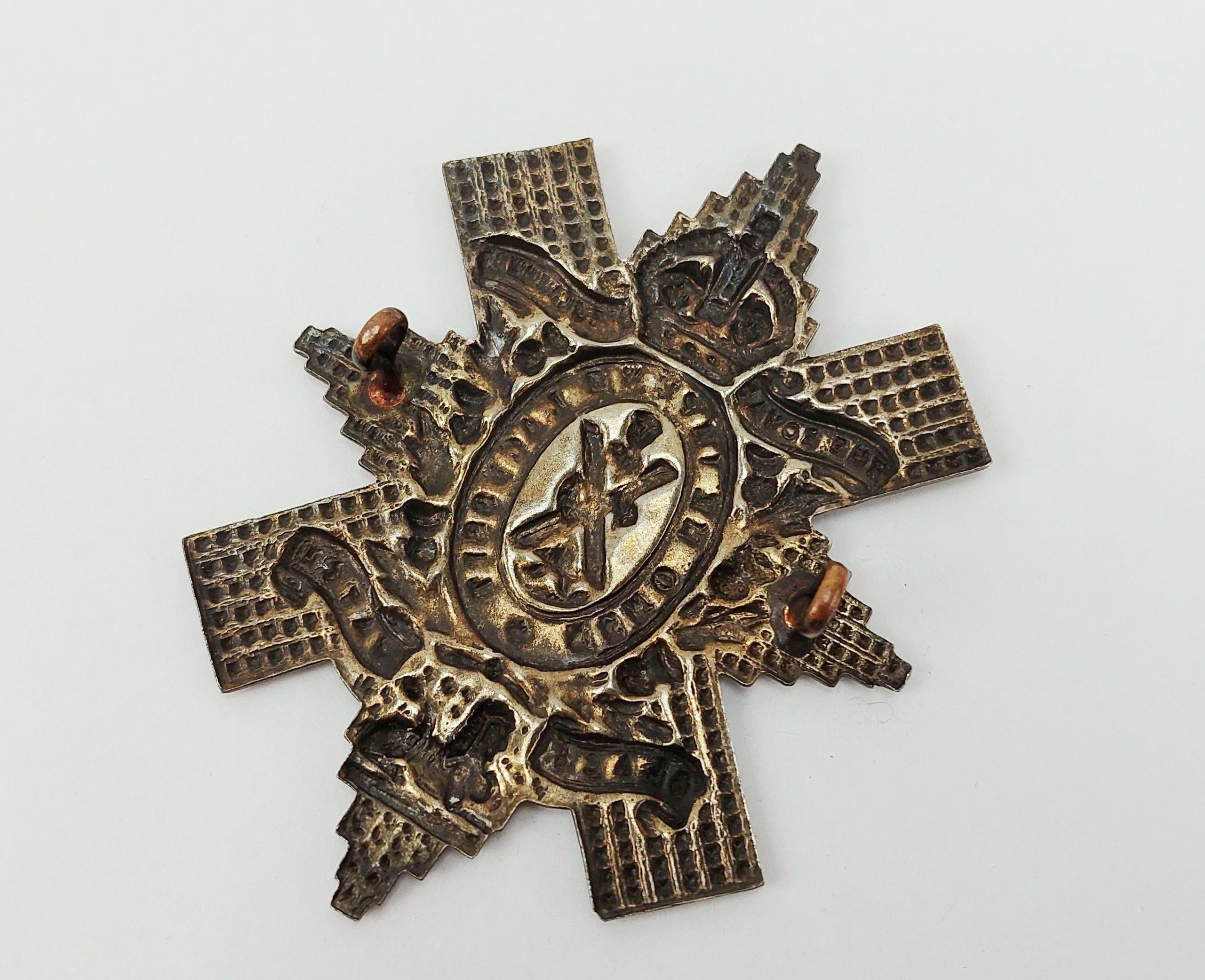 Restrike WW2 Royal Highlanders Black Watch Cap Badge - Image 2