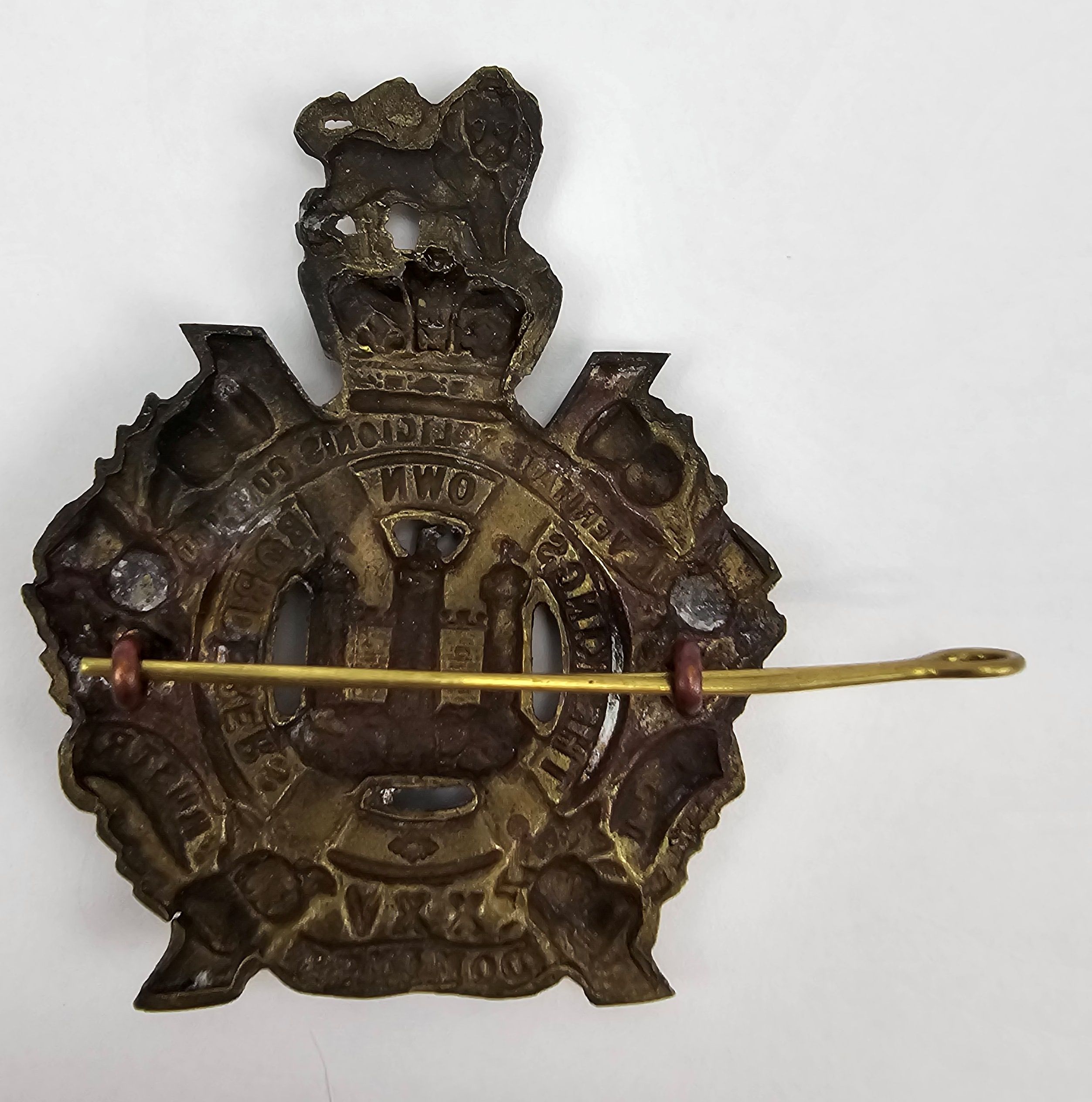 Victorian 25th Kings Own Borderers Cap Badge - Image 2