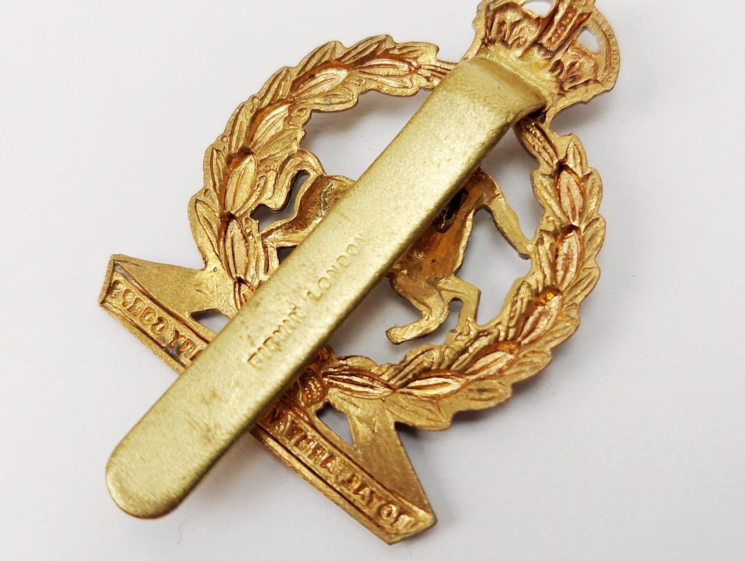 WW1 Royal Army Vetinary Corp Cap Badge - Image 2