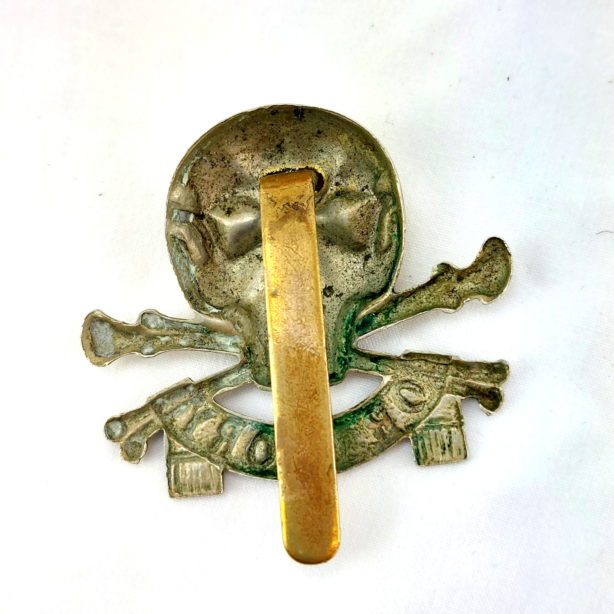 British, Original 17th/21st Lancers - Death or Glory - White Metal Regimental Cap Badge, Brass Slide - Image 2