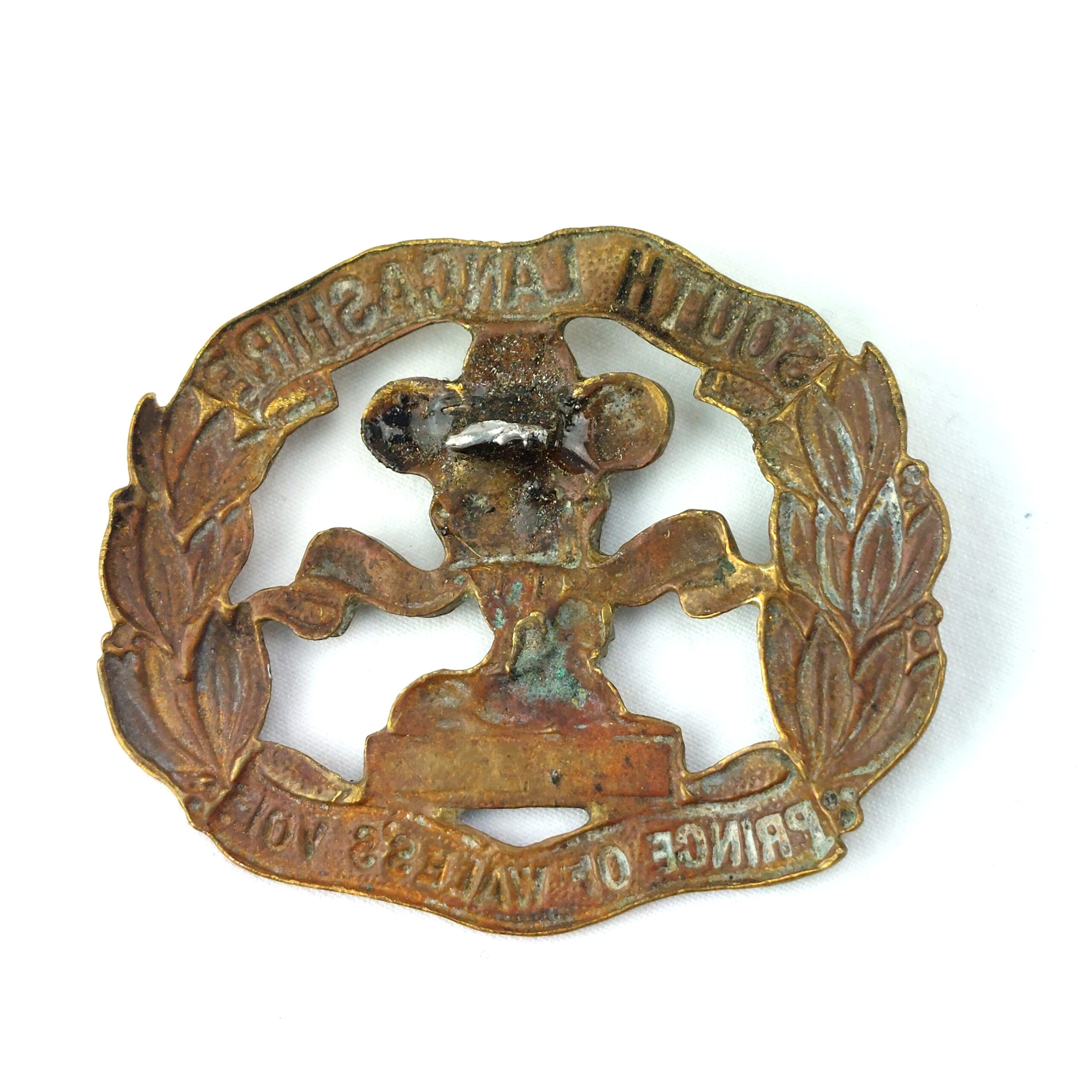 British, Original South Lancashire Volunteers Bi-metal Regimental Cap Badge - Image 2