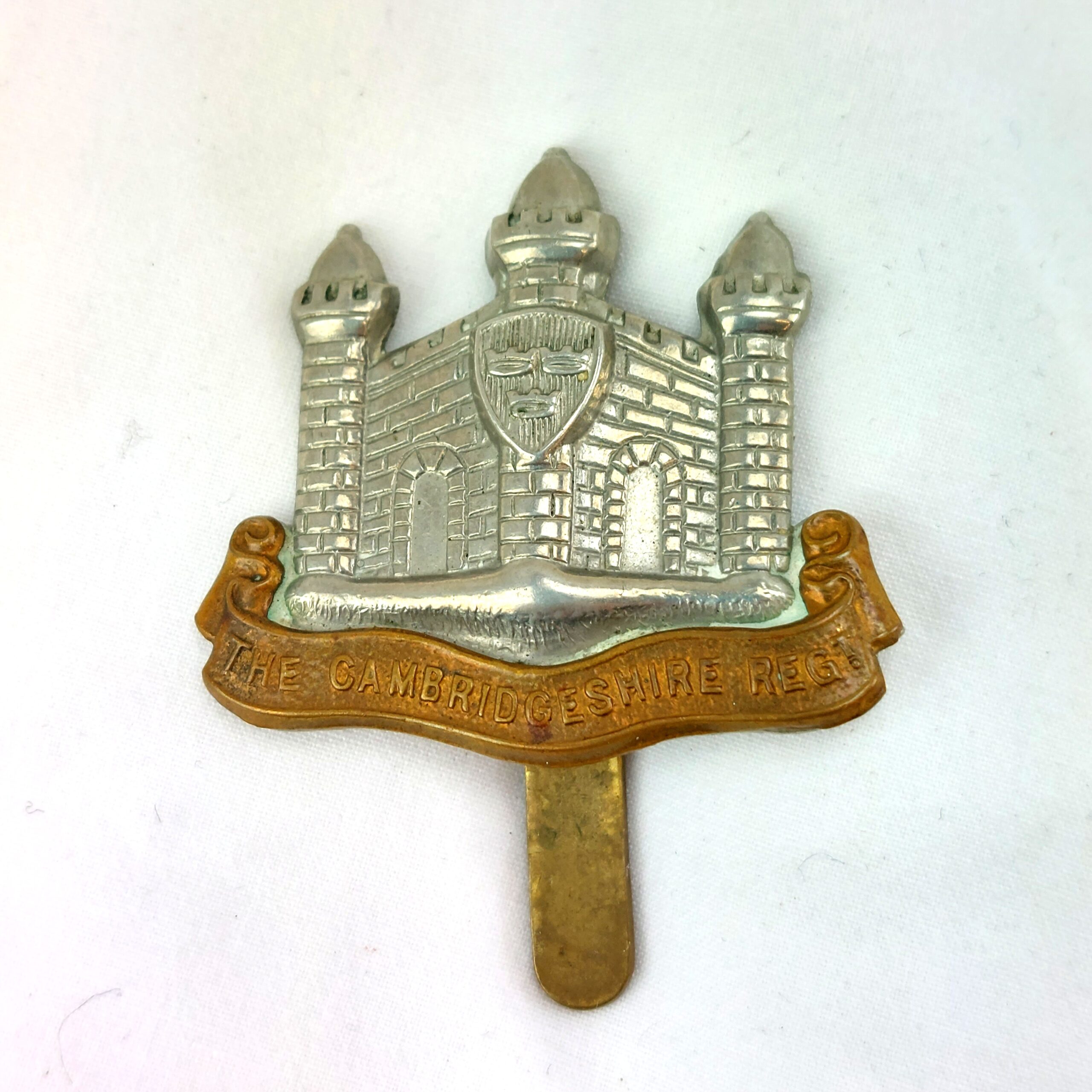 British, Original The Cambridgeshire Reg Bi-Metal Cap Badge, Brass Slide