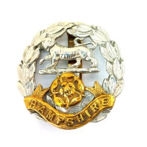 British, WW2, Original Hampshire Regimental Bi-Metal Other Ranks Cap Badge, Brass Slide
