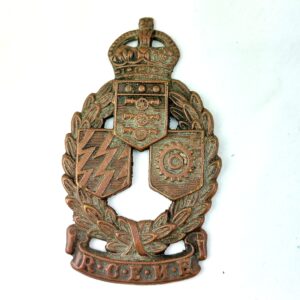 Canadian, Royal Canadian Electrical & Mechanical Engineers (RCEME) Cap Badge, Kings Crown, Broken Lugs