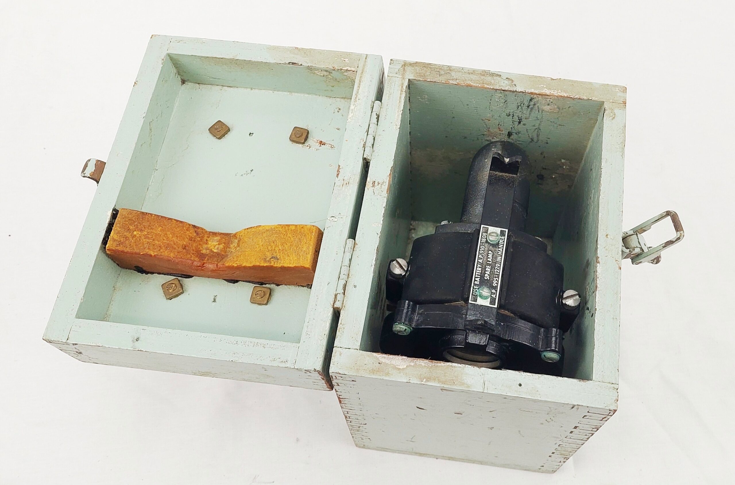 Cased Royal Navy Portable Signalling Lantern By Harley - Image 5
