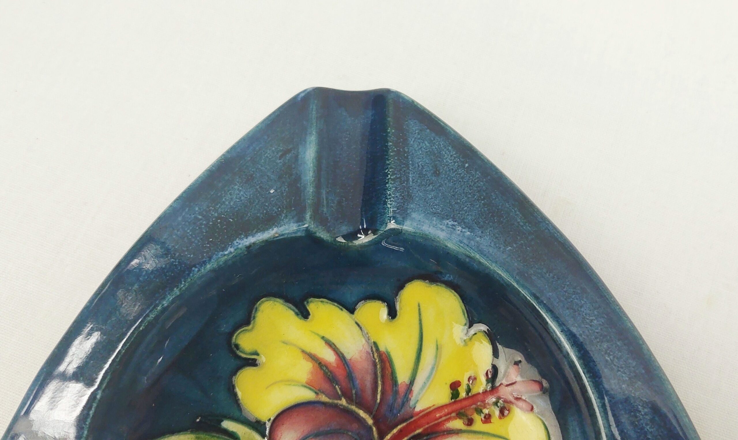 Moorcroft Hibiscus Pattern Ashtray - Image 4