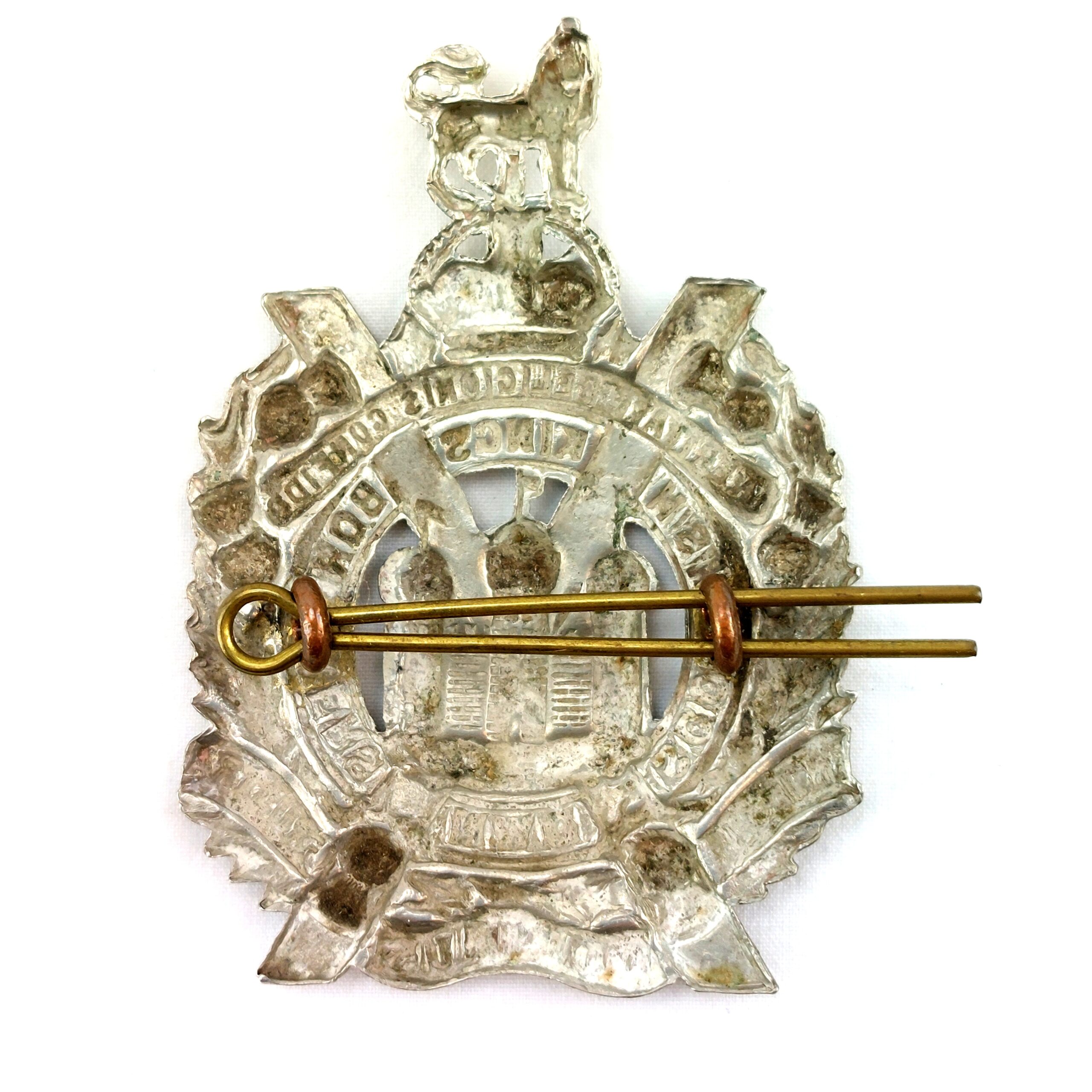 Scottish, Original Kings Own Scottish Borderers (KOSB) (25th Foot) White Metal Cap Badge, Kings Crown, 2 Lugs - Image 2
