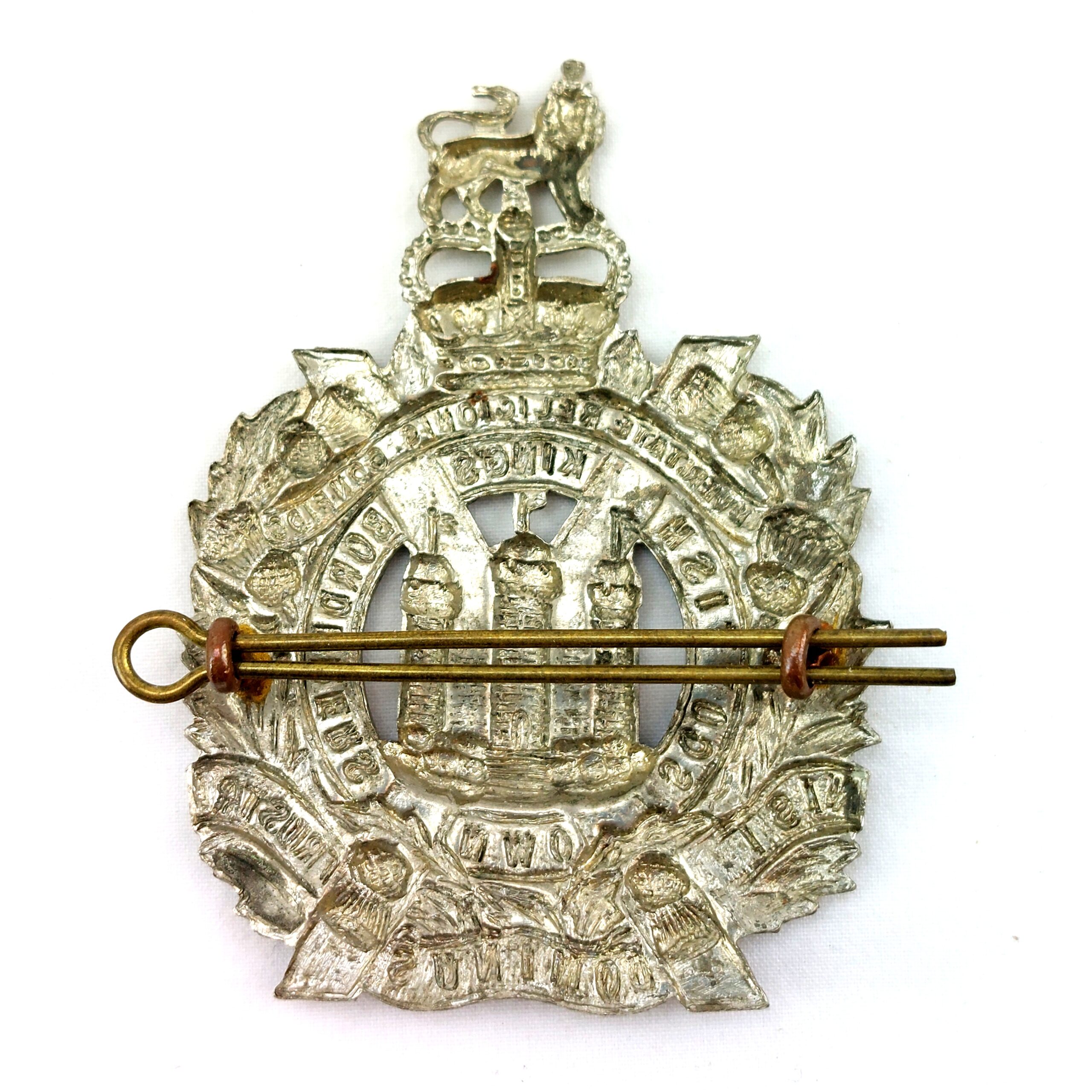 Scottish, Original Kings Own Scottish Borderers (KOSB) (25th Foot) White Metal Cap Badge, Queens Crown, 2 Lugs - Image 2