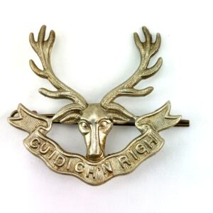 Scottish, Original Seaforth Highlander -Cuidich'n Righ- Regimental White Metal Cap Badge, 2 Lugs