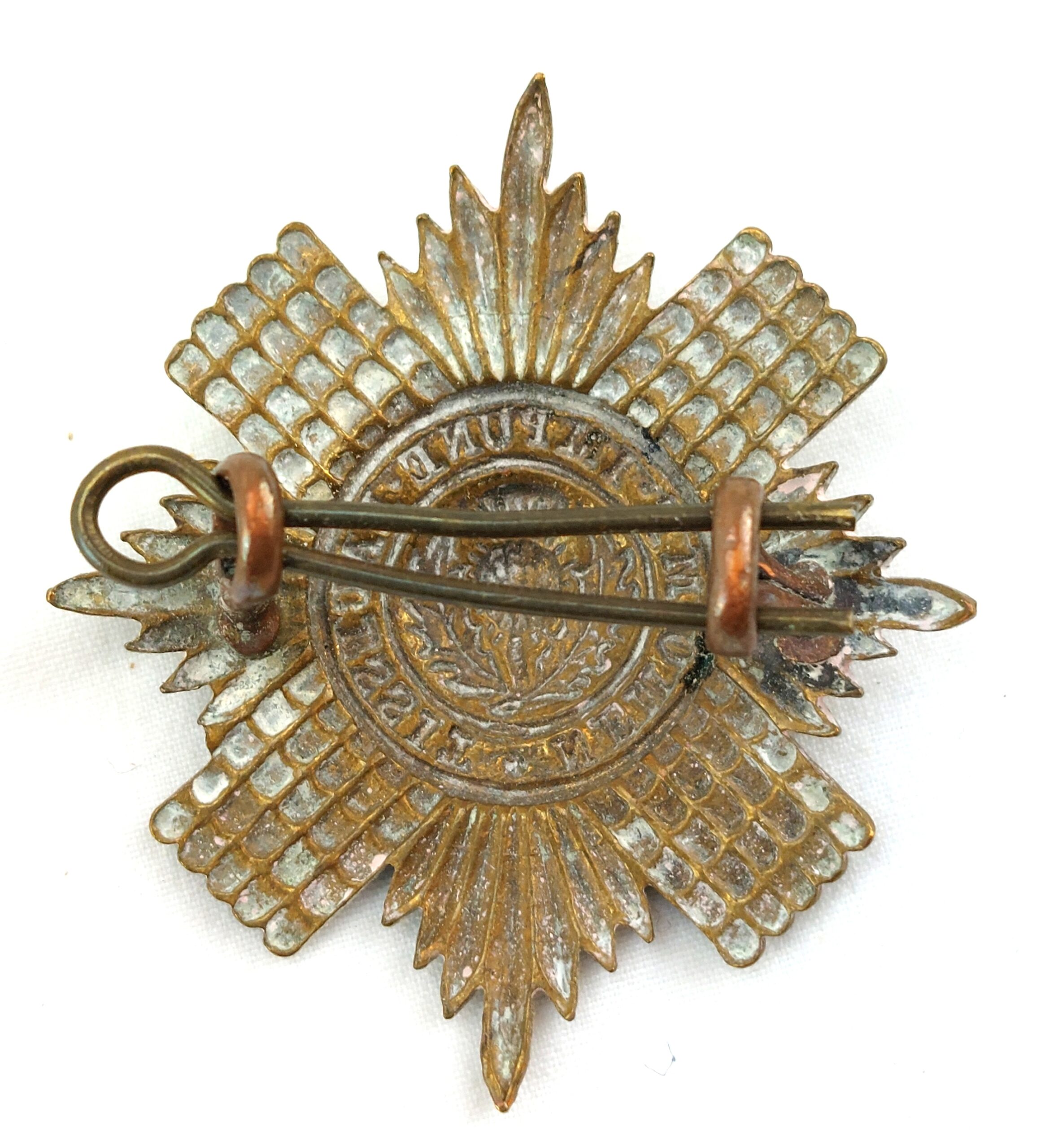 Scottish, Original The Royal Scots Guards Brass Cap Badge, 2 Lugs - Image 2