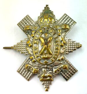 Scottish, WW1/WW2, Original The Royal Highlanders Black Watch UNUSUAL White Metal with Gilt Overlay Cap Badge, Kings Crown, 2 Lugs