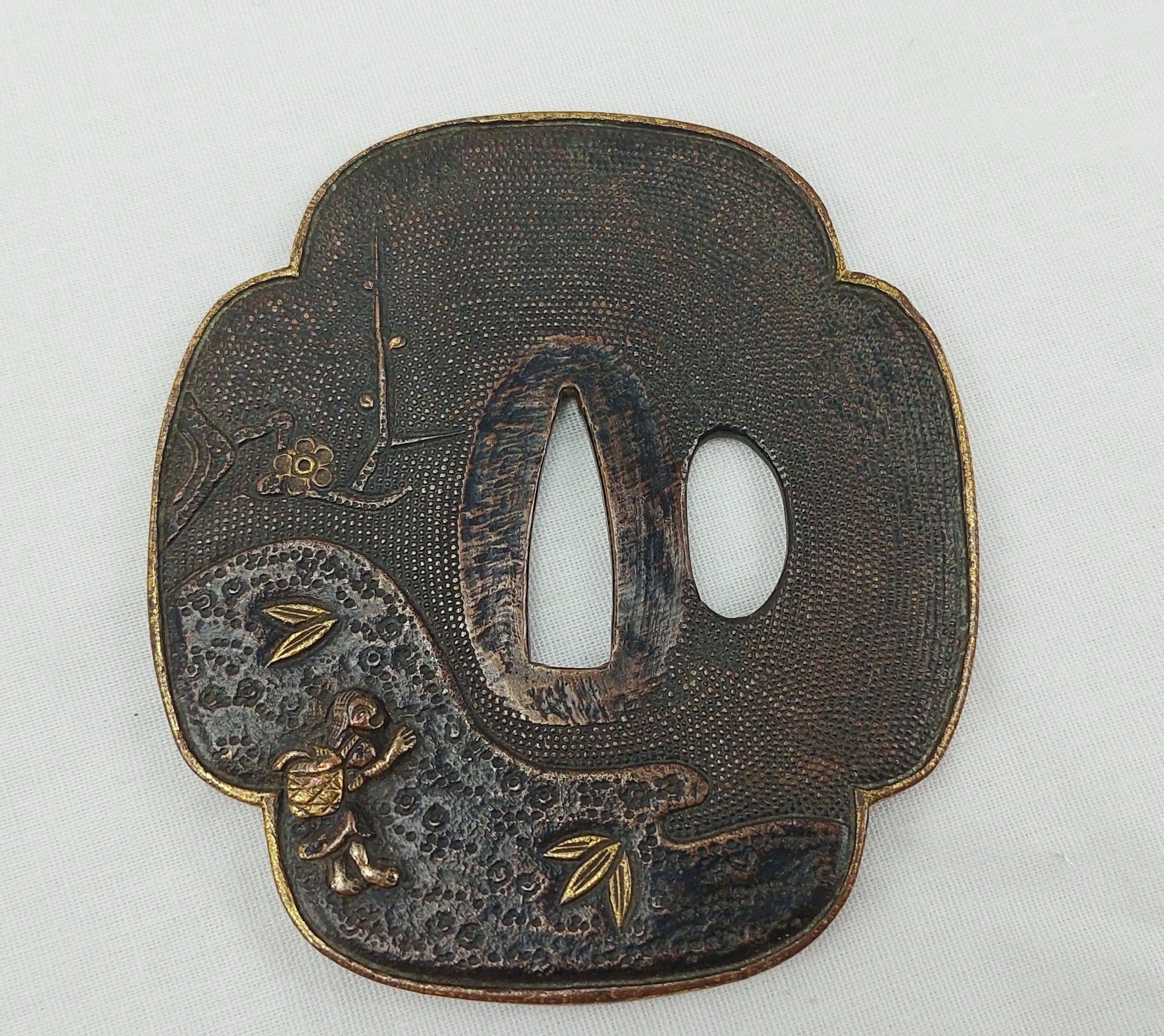 Superb Edo Period Japanese Katana Gold And Silver Gilt Steel Tsubu With Villager - Image 4