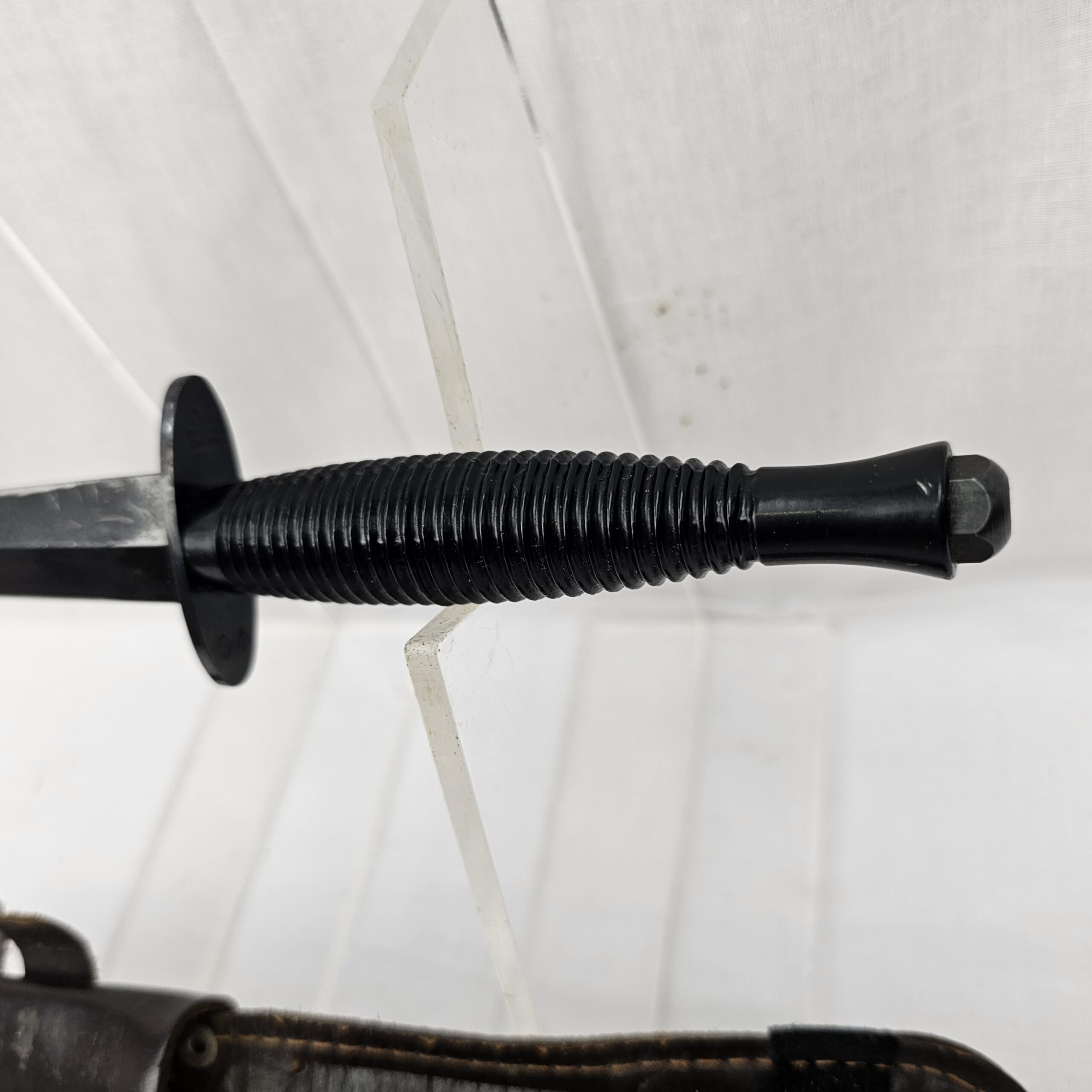 Third Pattern Fairburn Sykes Commando Dagger & Scabbard - Image 4