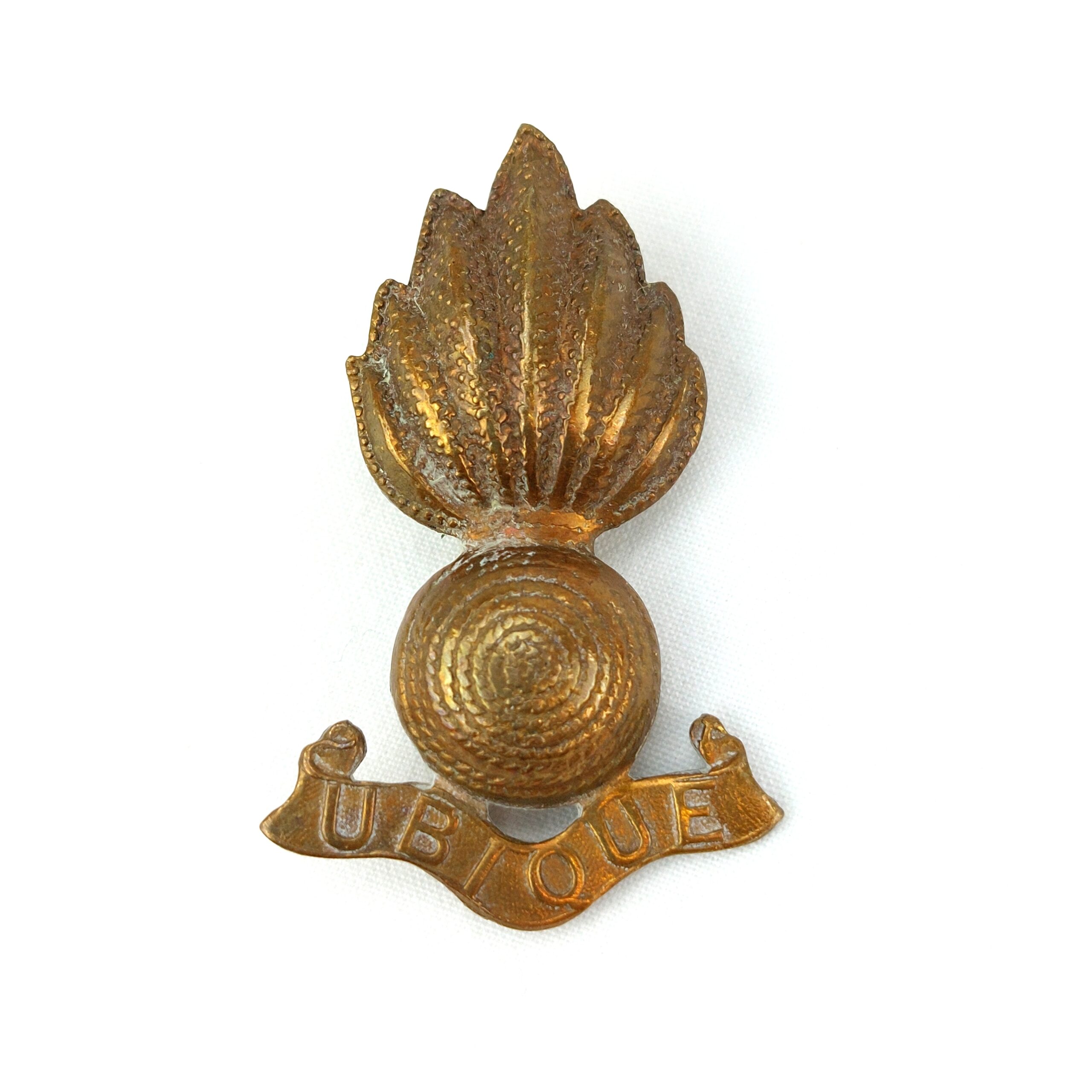 British, Royal Artillery Corps ‘Ubique’ Bronze Collar/Cap Badge, 2 Lugs