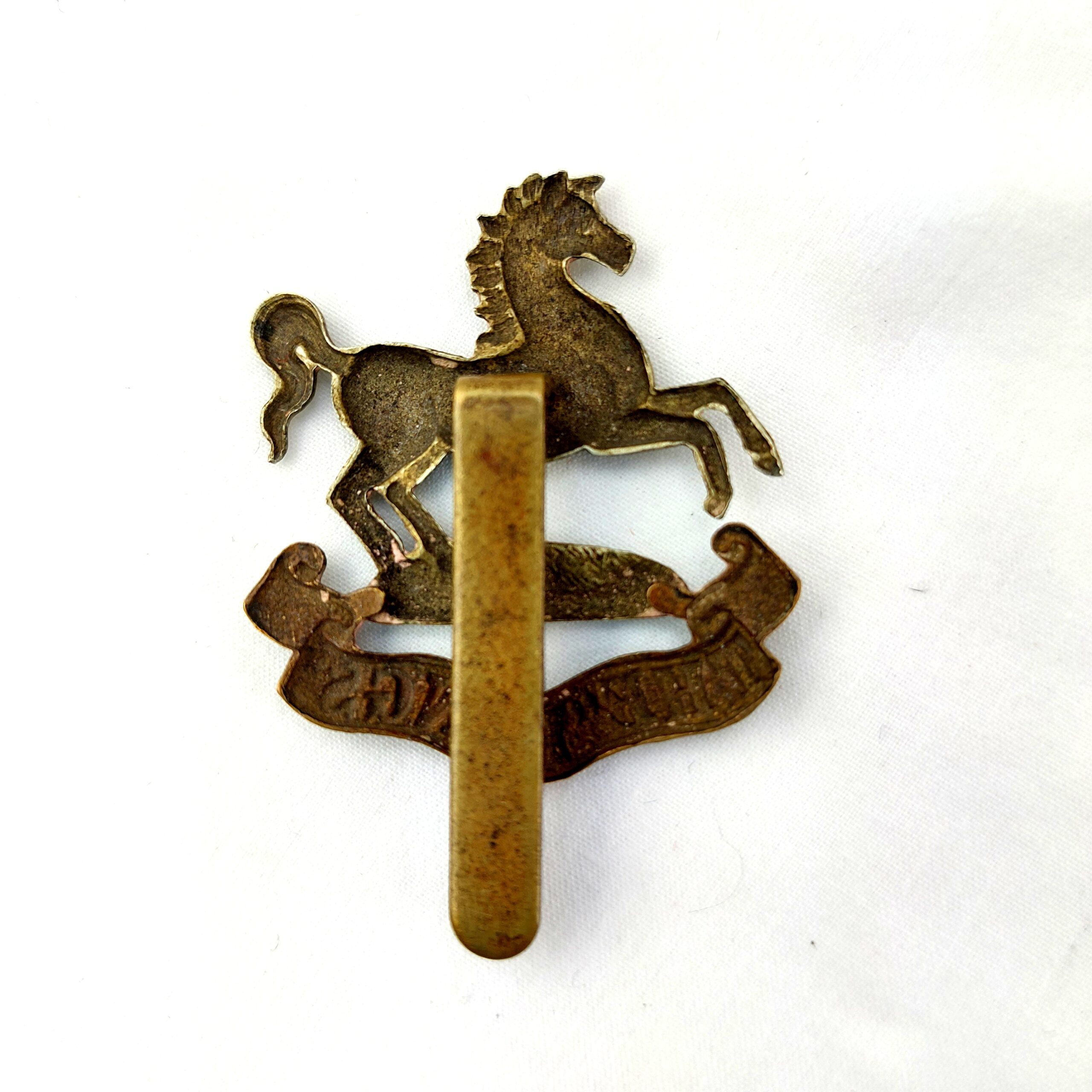 British, WW1, Original “The Kings” Liverpool Regimental Cap Badge, Brass Slide - Image 2