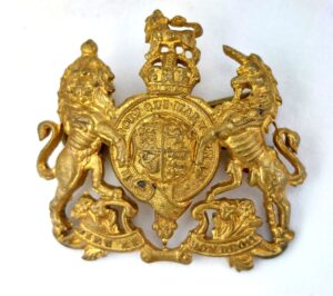 British, WW1 era, General Service Corps Brass Cap Badge, Kings Crown, 2 Lugs