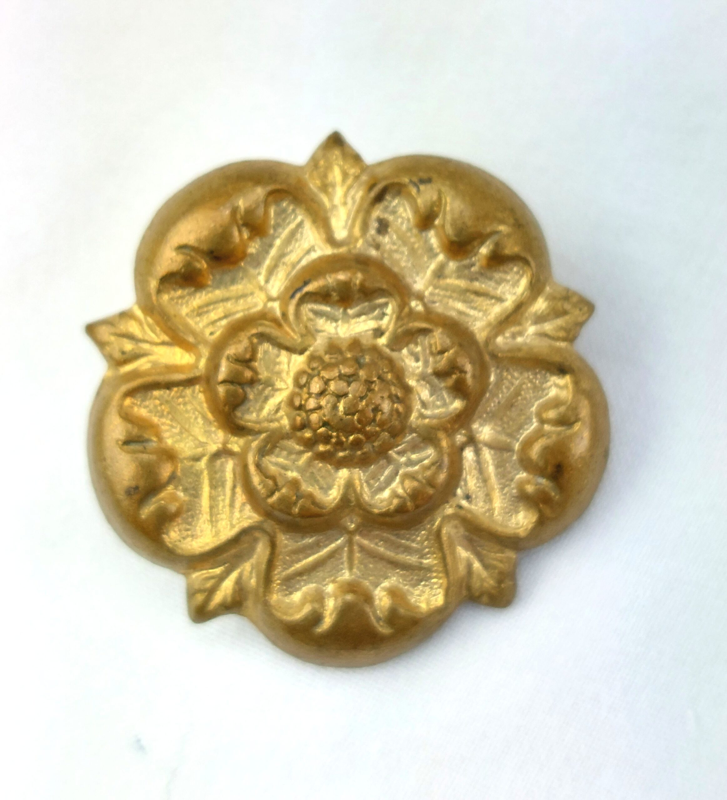 British, c1908, East Lancashire Gilt Collar Badge (Tudor Rose), 2 lugs, 2.7cm diameter