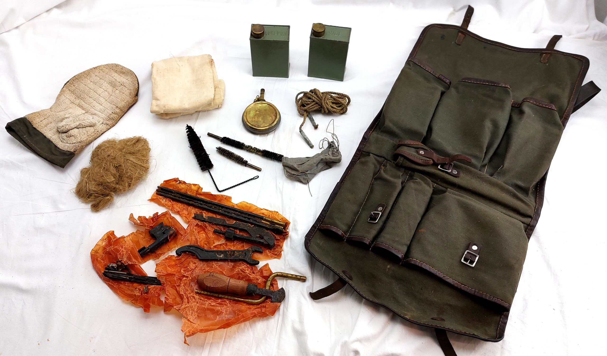 German, WW2, All Original Maschinengewehr MG 42, Dated 1944, Made by Steyr, (PJ SWJ), Comes with Bipod, Sling, Complete Gunners Kit, Drum Magazine & Ammo Tin, Deactivated - Image 49
