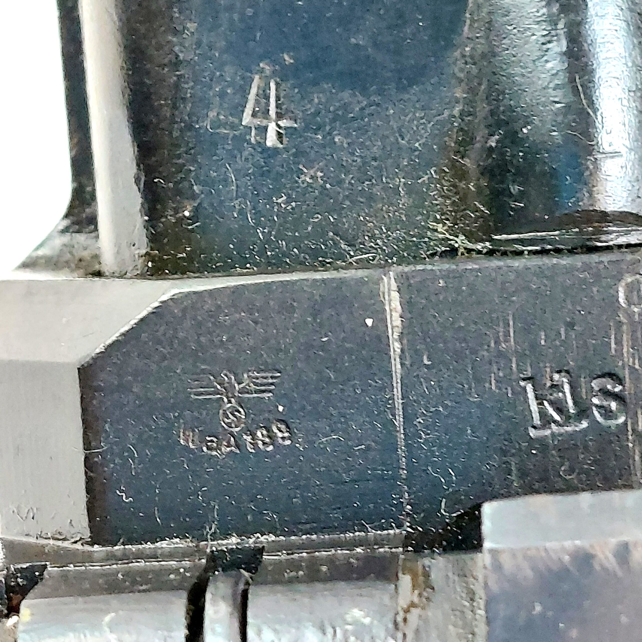 German, WW2, All Original Maschinengewehr MG 42, Dated 1944, Made by Steyr, (PJ SWJ), Comes with Bipod, Sling, Complete Gunners Kit, Drum Magazine & Ammo Tin, Deactivated - Image 22