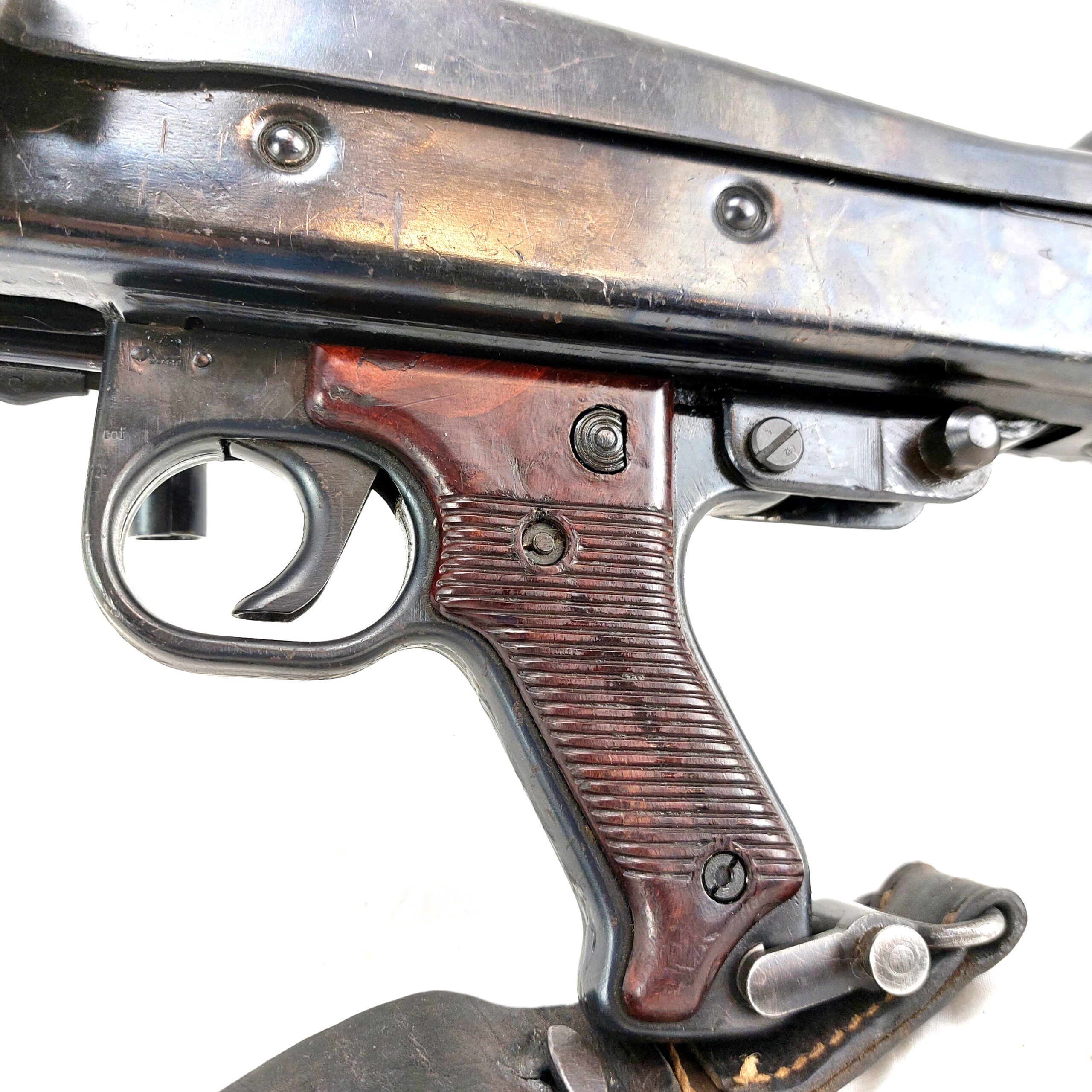 German, WW2, All Original Maschinengewehr MG 42, Dated 1944, Made by Steyr, (PJ SWJ), Comes with Bipod, Sling, Complete Gunners Kit, Drum Magazine & Ammo Tin, Deactivated - Image 27