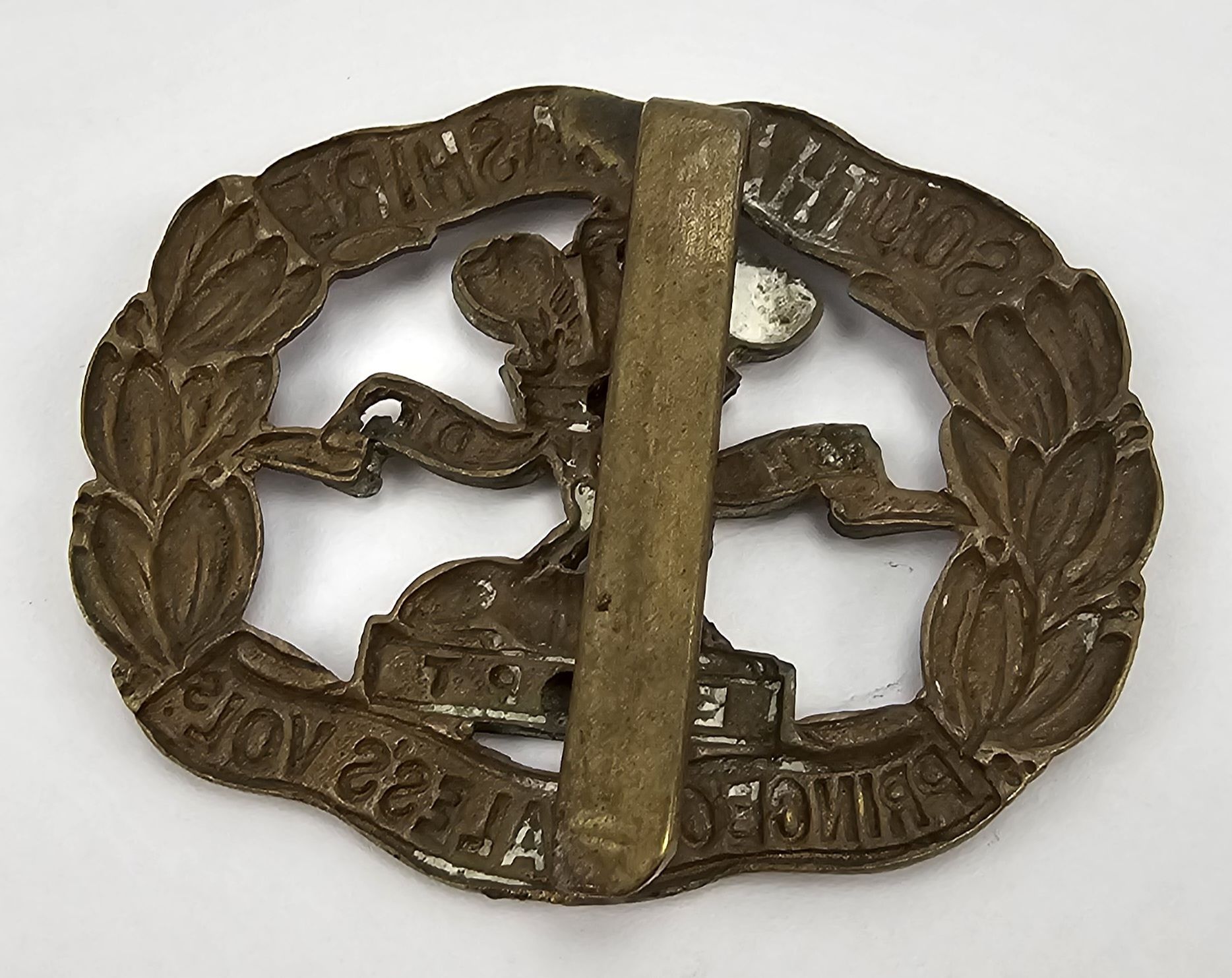 WW1 South Lancaster Regiment Cap Badge - Image 2