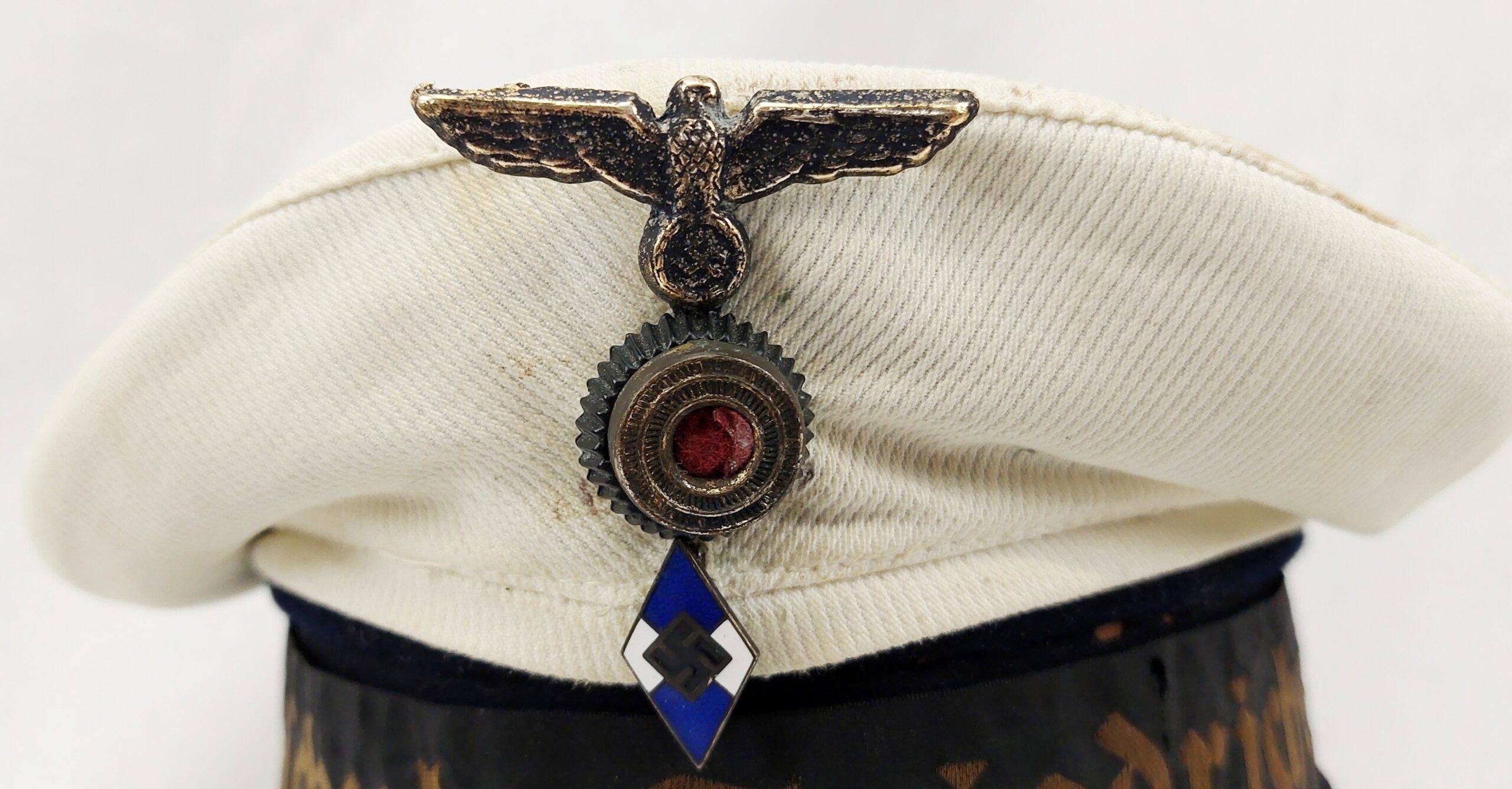 WW2 German Kriegsmarine Hitler Youth White Top Cap With Gold Bullion Tally - Image 11