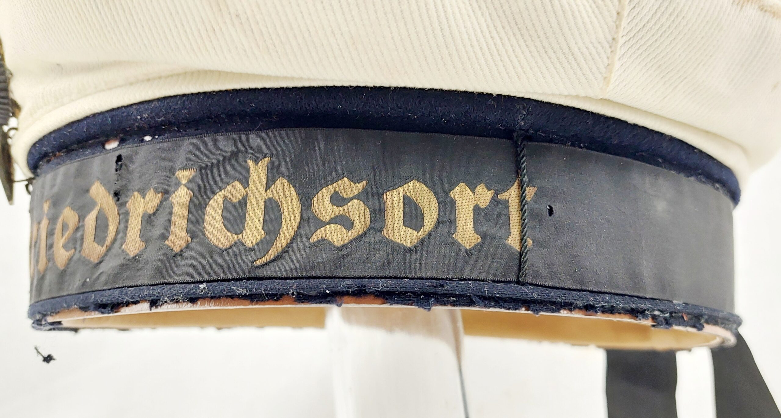 WW2 German Kriegsmarine Hitler Youth White Top Cap With Gold Bullion Tally - Image 9
