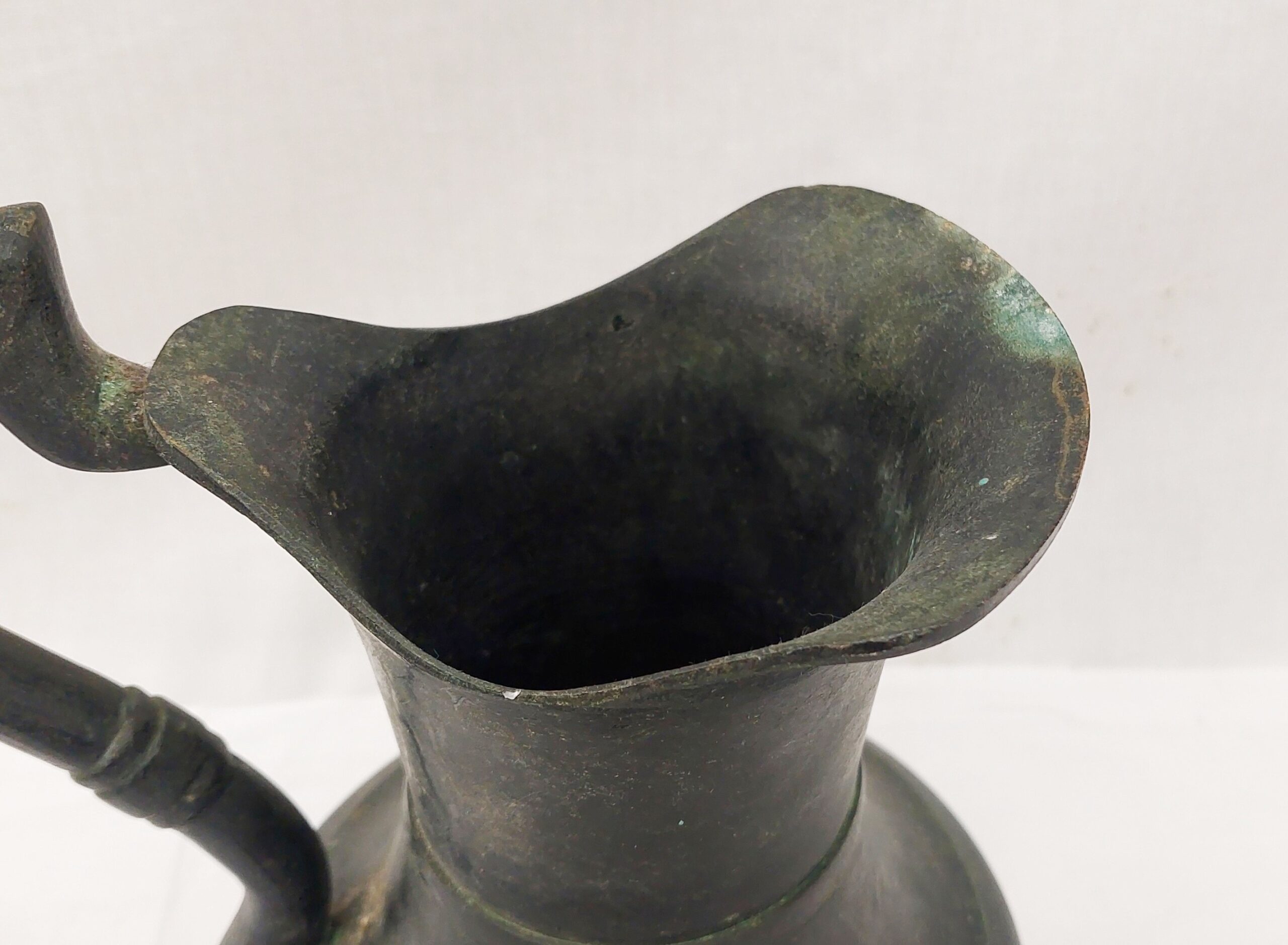 16th Century Bronze Jug - Image 10