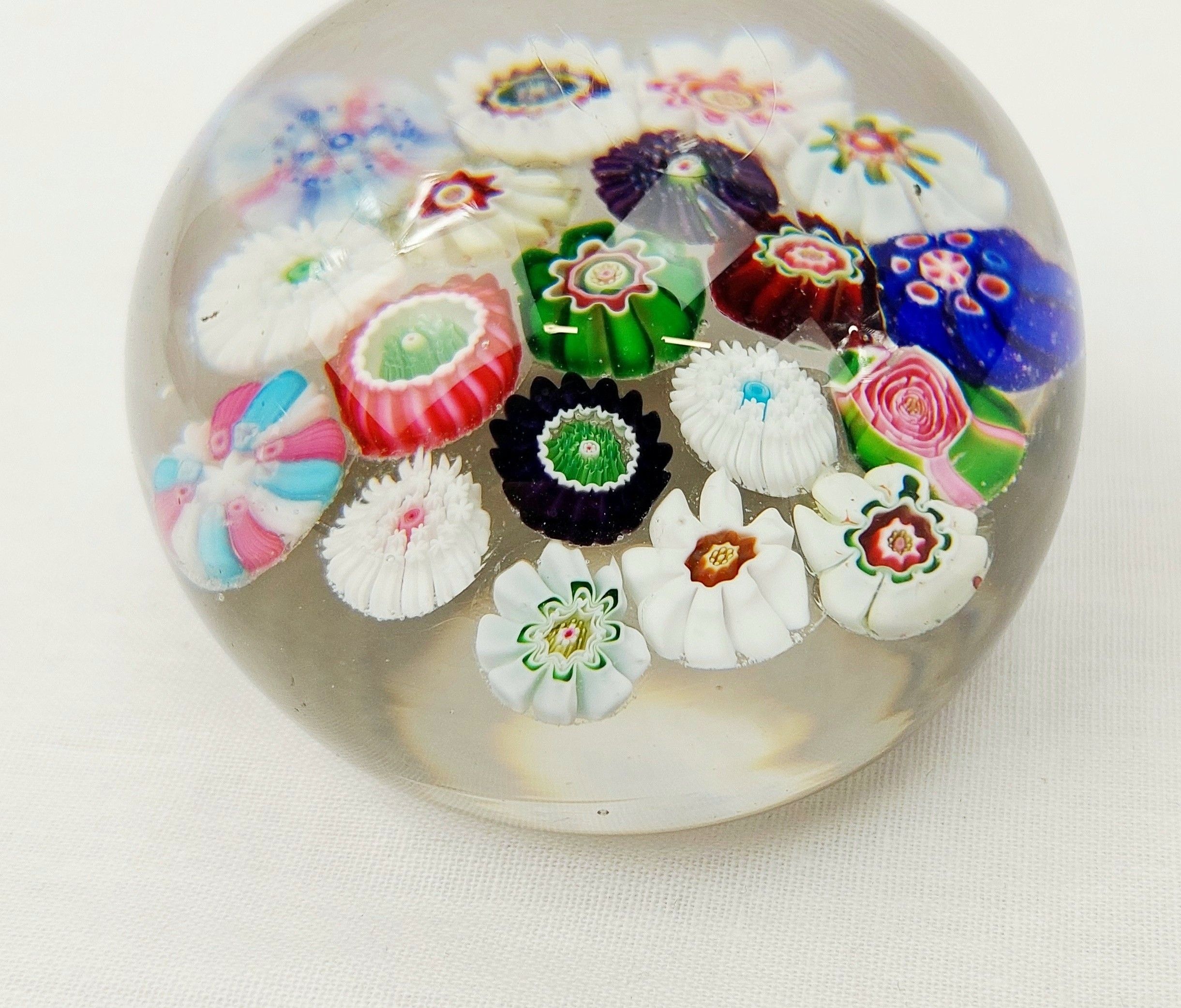 19th Century Clichy Glass Millefiori Paperweight With The Clichy Rose - Image 2