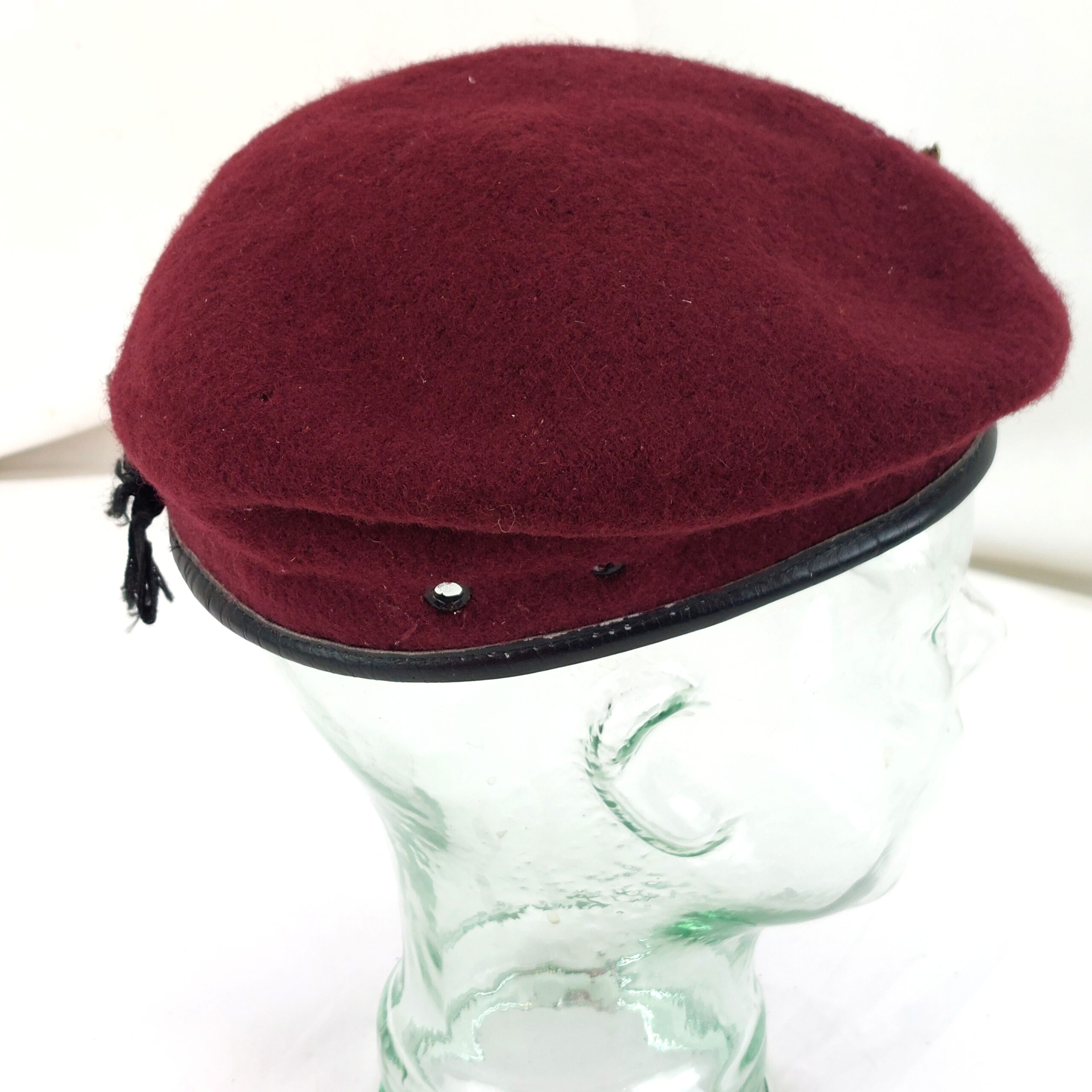 British Army, WW2, Parachute Regiment Red Beret & White Metal Kings Crown Cap Badge - Image 5