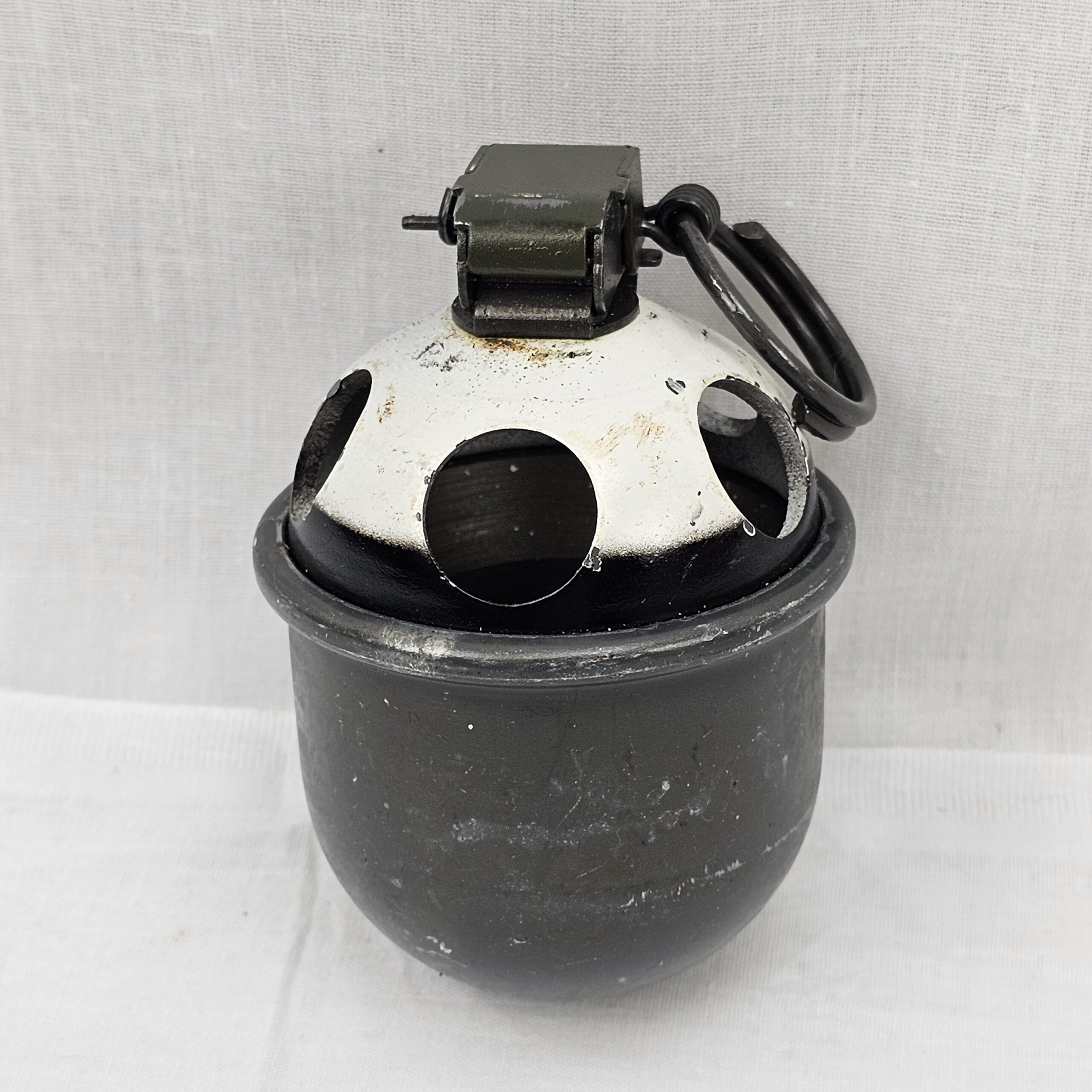 Dutch Practice Grenade Pineapple Fragmentation Grenade - Image 4