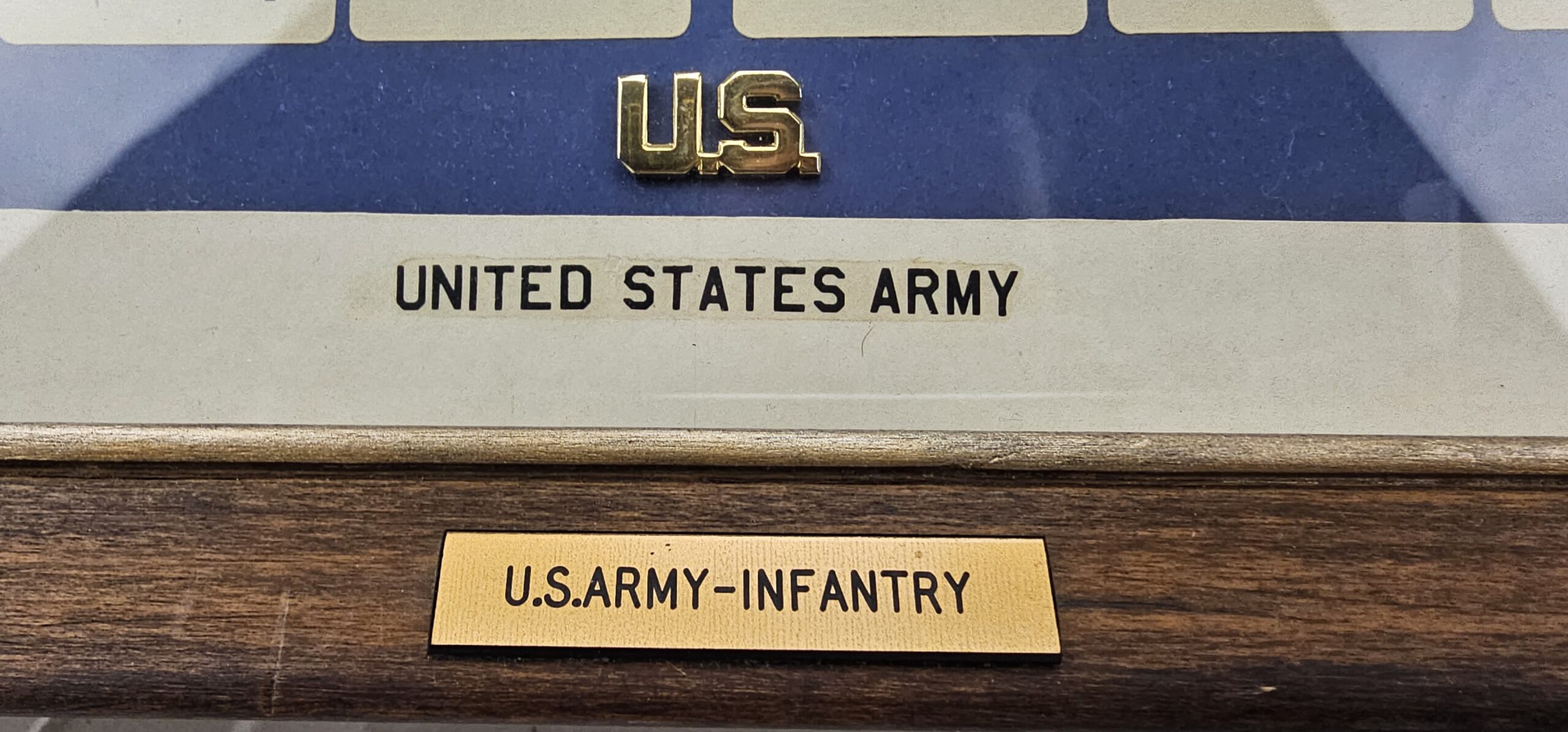 Framed Display Of US Infantry Badges - Image 9