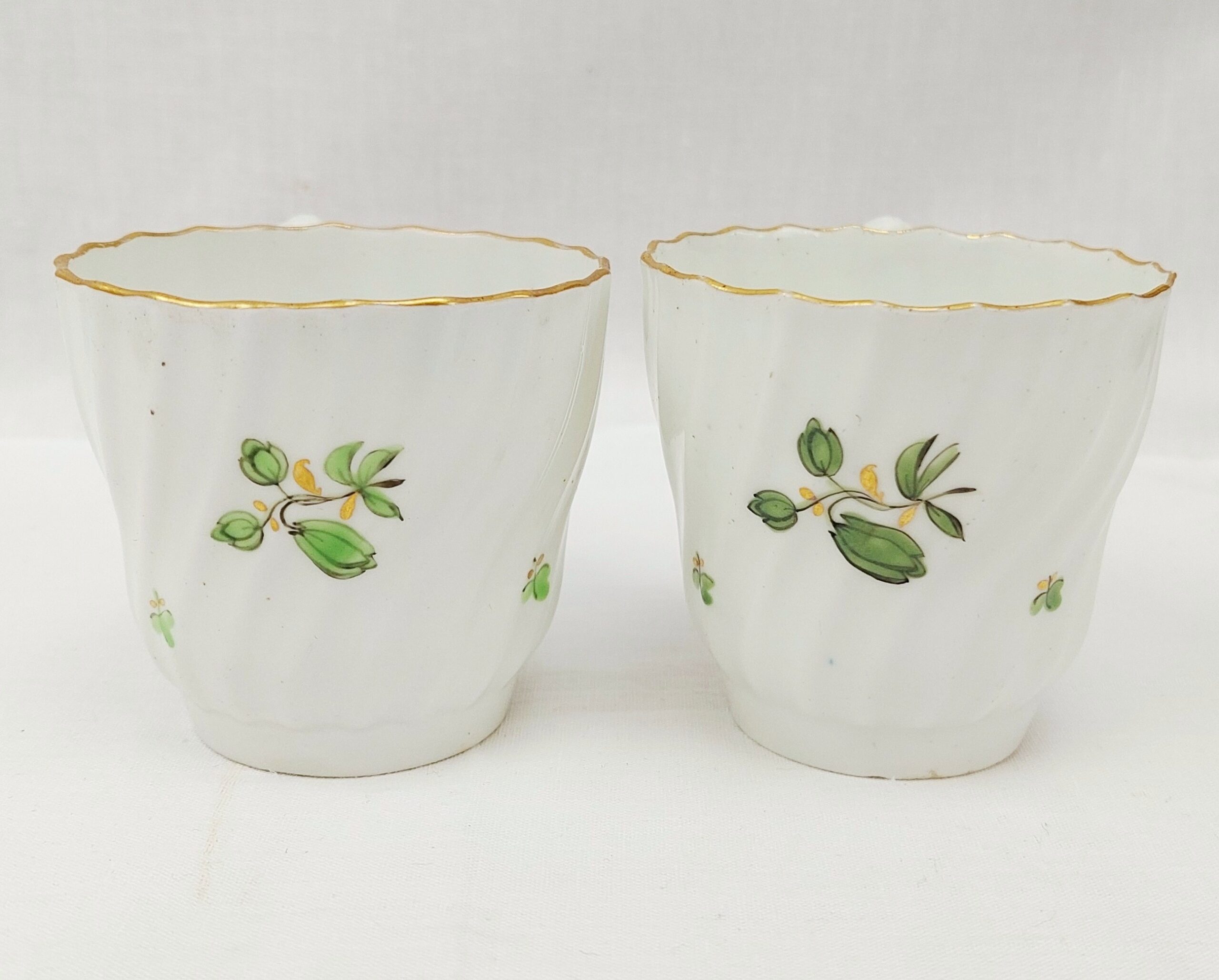 Pair of Worcester Spiral Fluted Cups & Saucers c1785 - Image 3