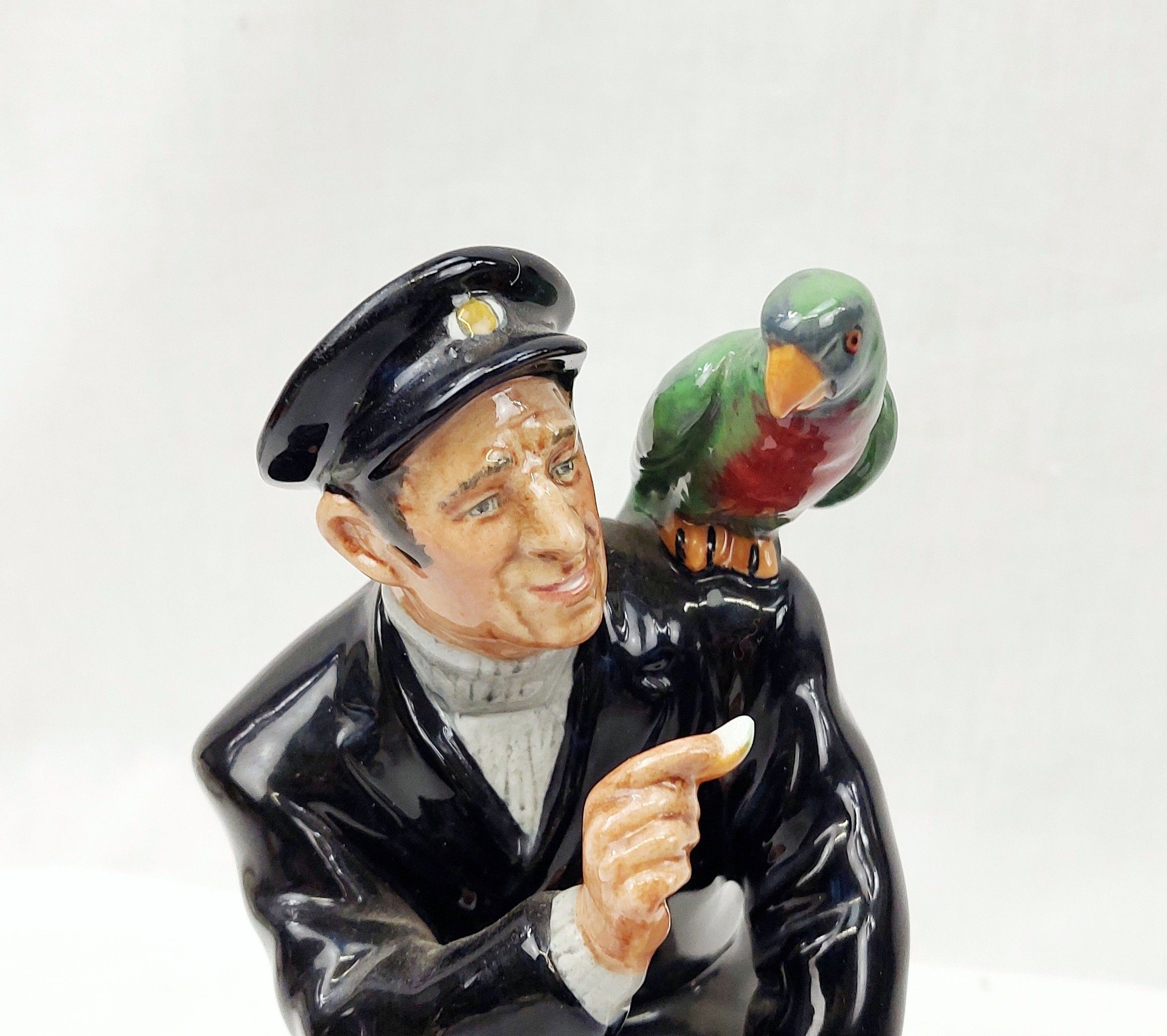 Royal Doulton Shore Leave HN 2254 Figurine - Image 2