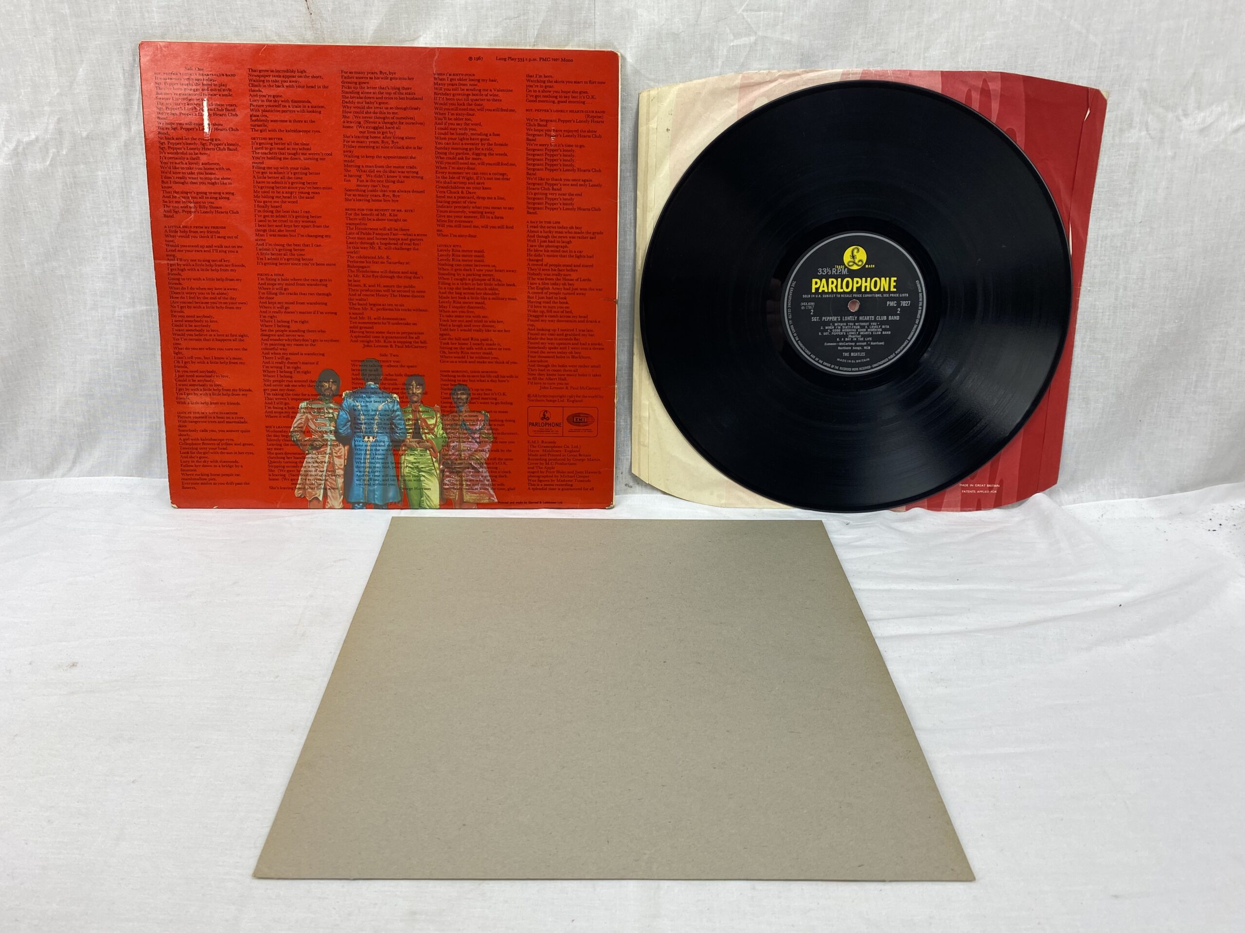 The Beatles Sgt. Peppers Lonely Hearts Club Band UK 1st Press Vinyl LP VG+/Ex+ - Image 3