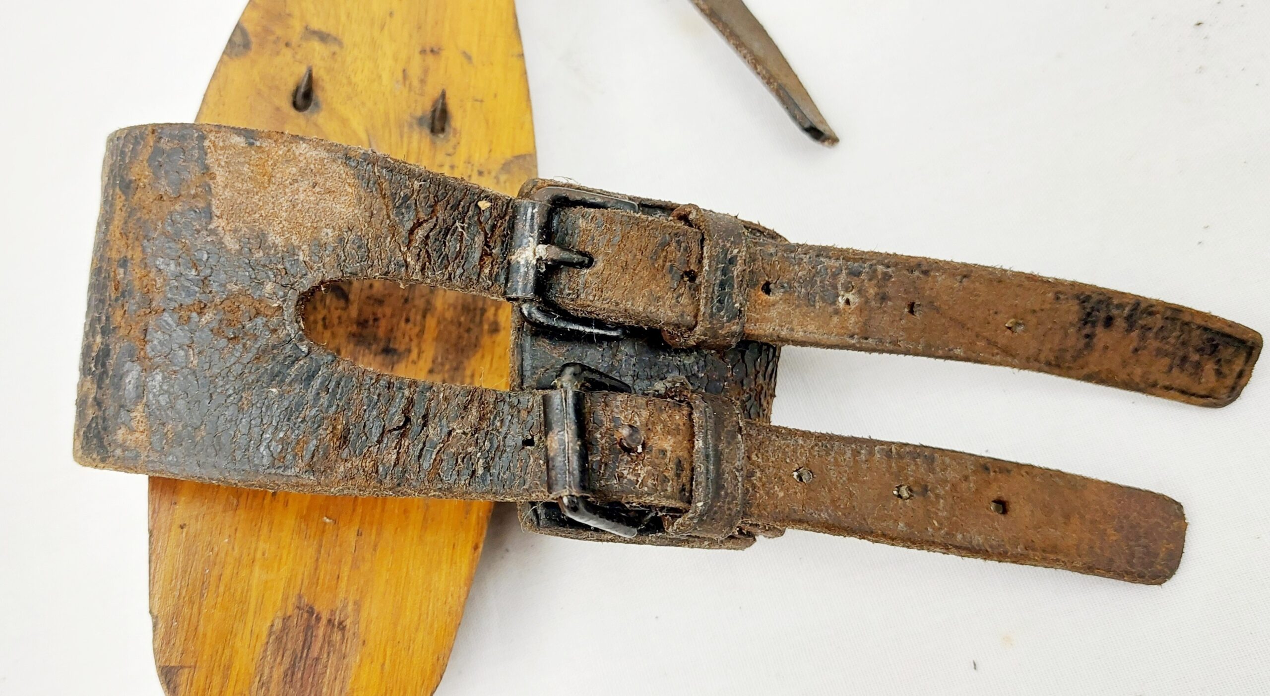 WW2 Commando Pair Of Ice Skates - Image 3