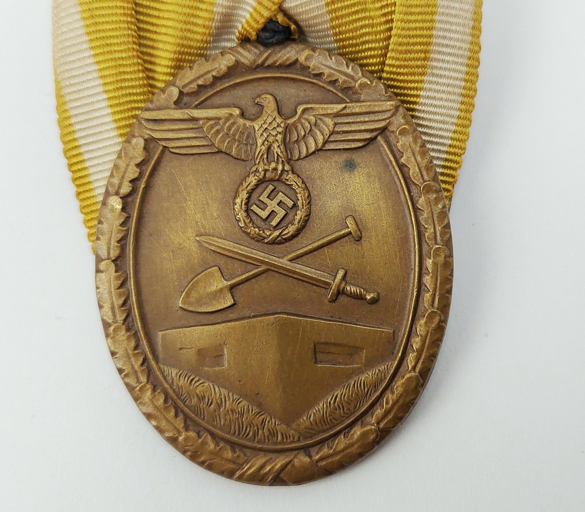 WW1 German Court Mounted West Wall Medal - Image 2