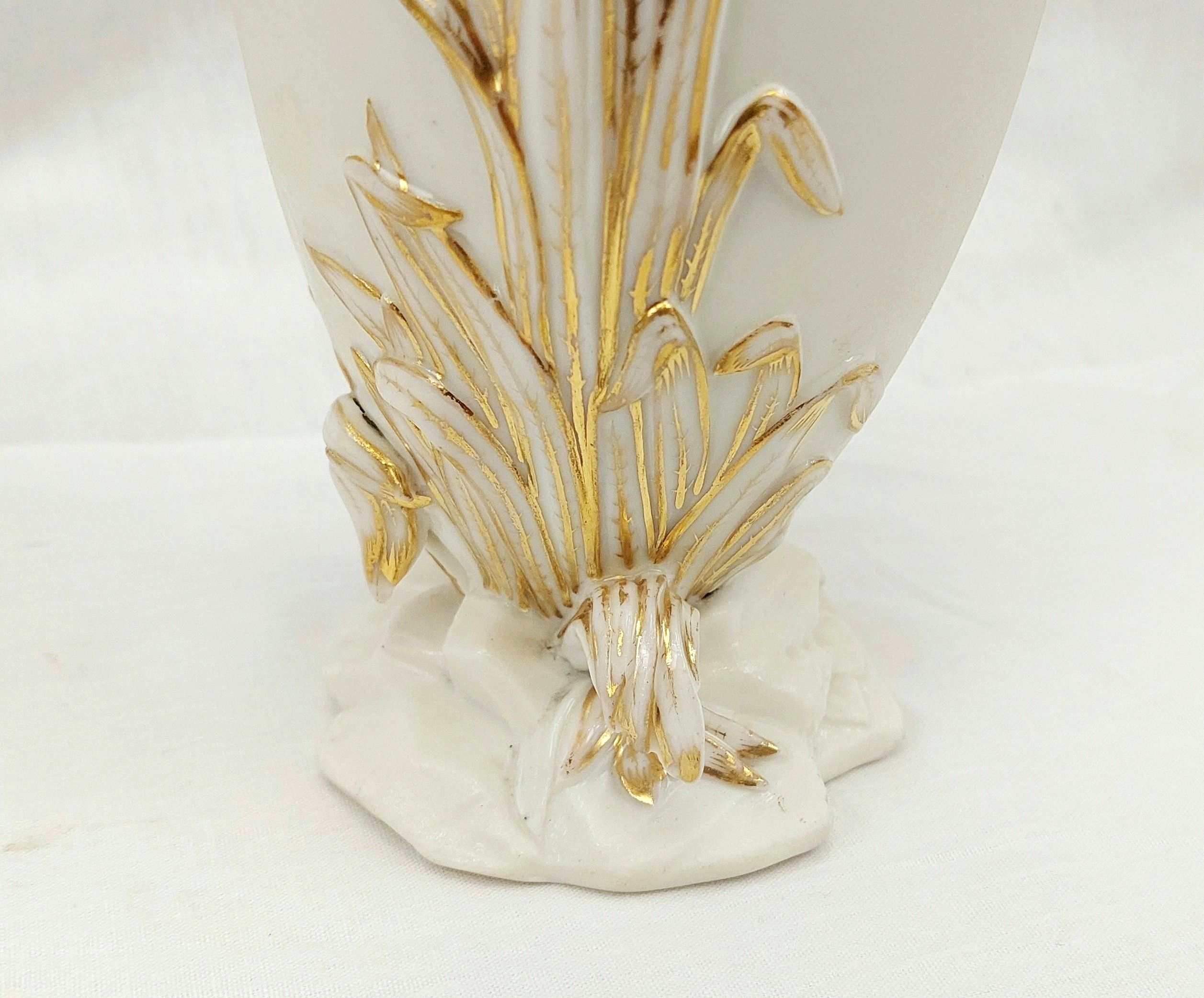 Superb c1825 H & R Daniel Swan Lipped Bisque Porcelain Ewer Vase - Image 4