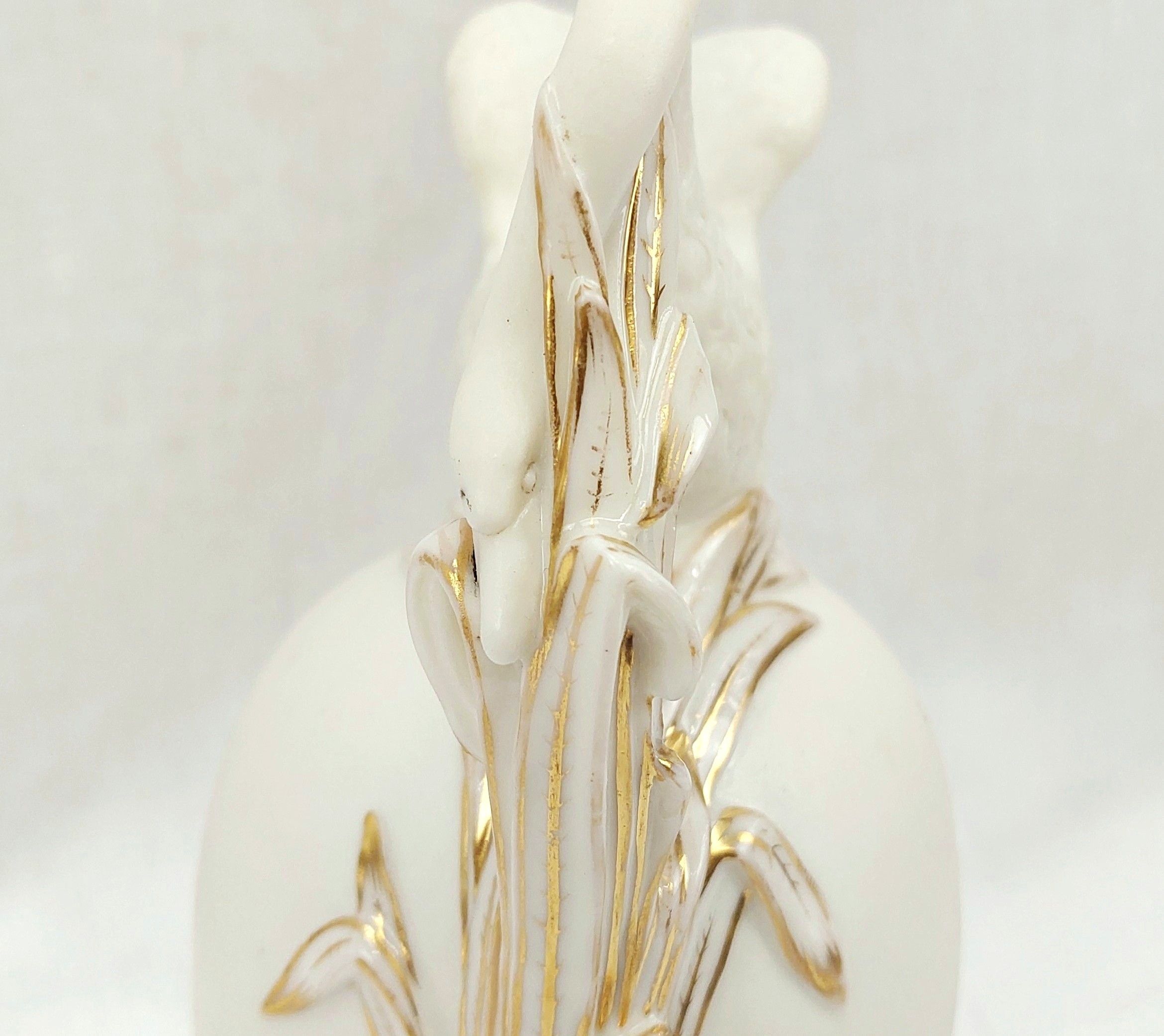 Superb c1825 H & R Daniel Swan Lipped Bisque Porcelain Ewer Vase - Image 3