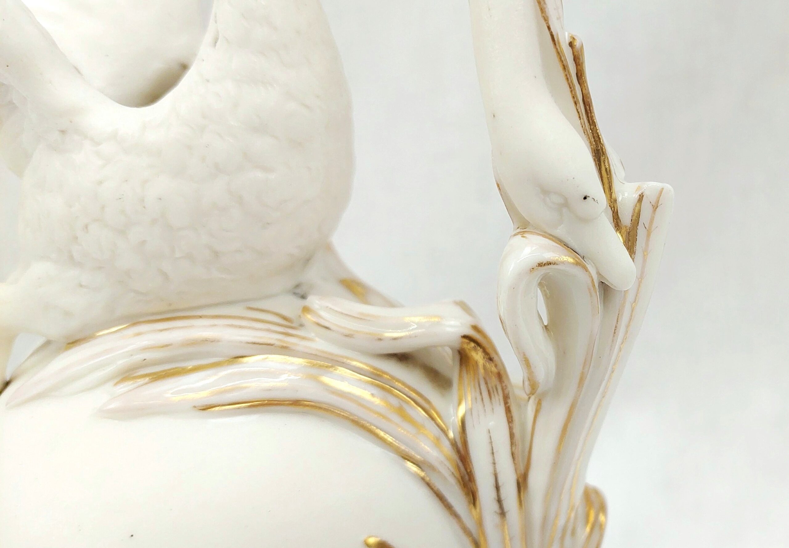 Superb c1825 H & R Daniel Swan Lipped Bisque Porcelain Ewer Vase - Image 11