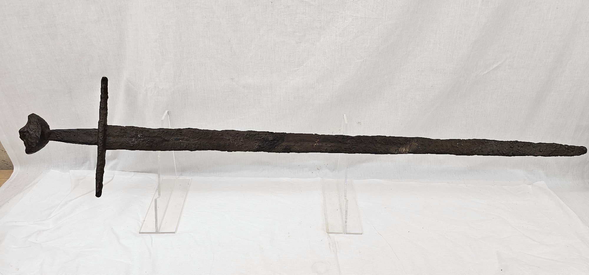 12th Century Large Oakeshott Type XI Norman Broadsword - Image 11