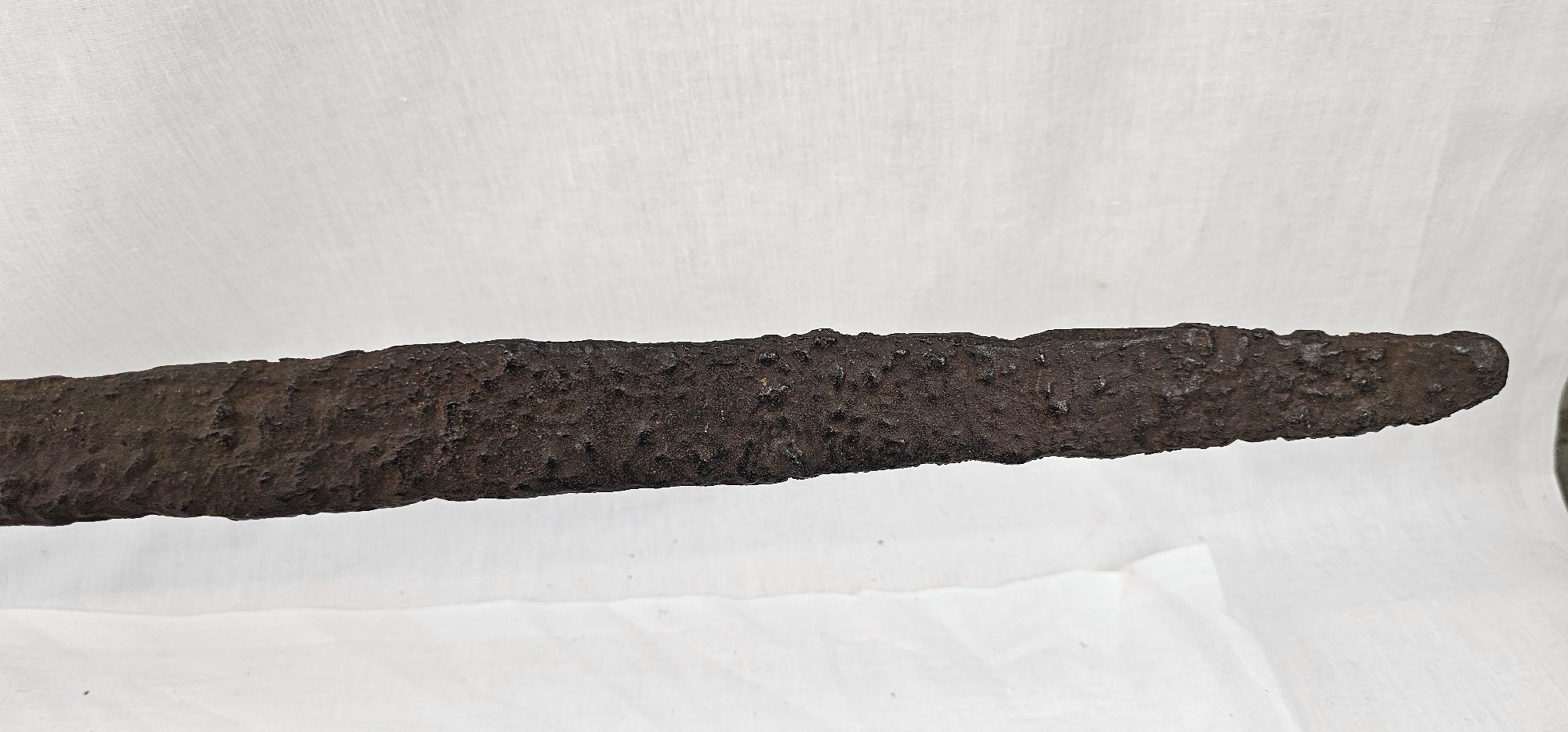 12th Century Large Oakeshott Type XI Norman Broadsword - Image 3