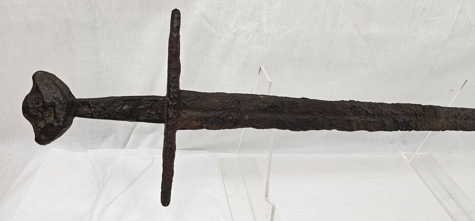 12th Century Large Oakeshott Type XI Norman Broadsword - Image 19