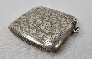 Birmingham 1913 Sterling Silver Vesta Case With Leaf Design