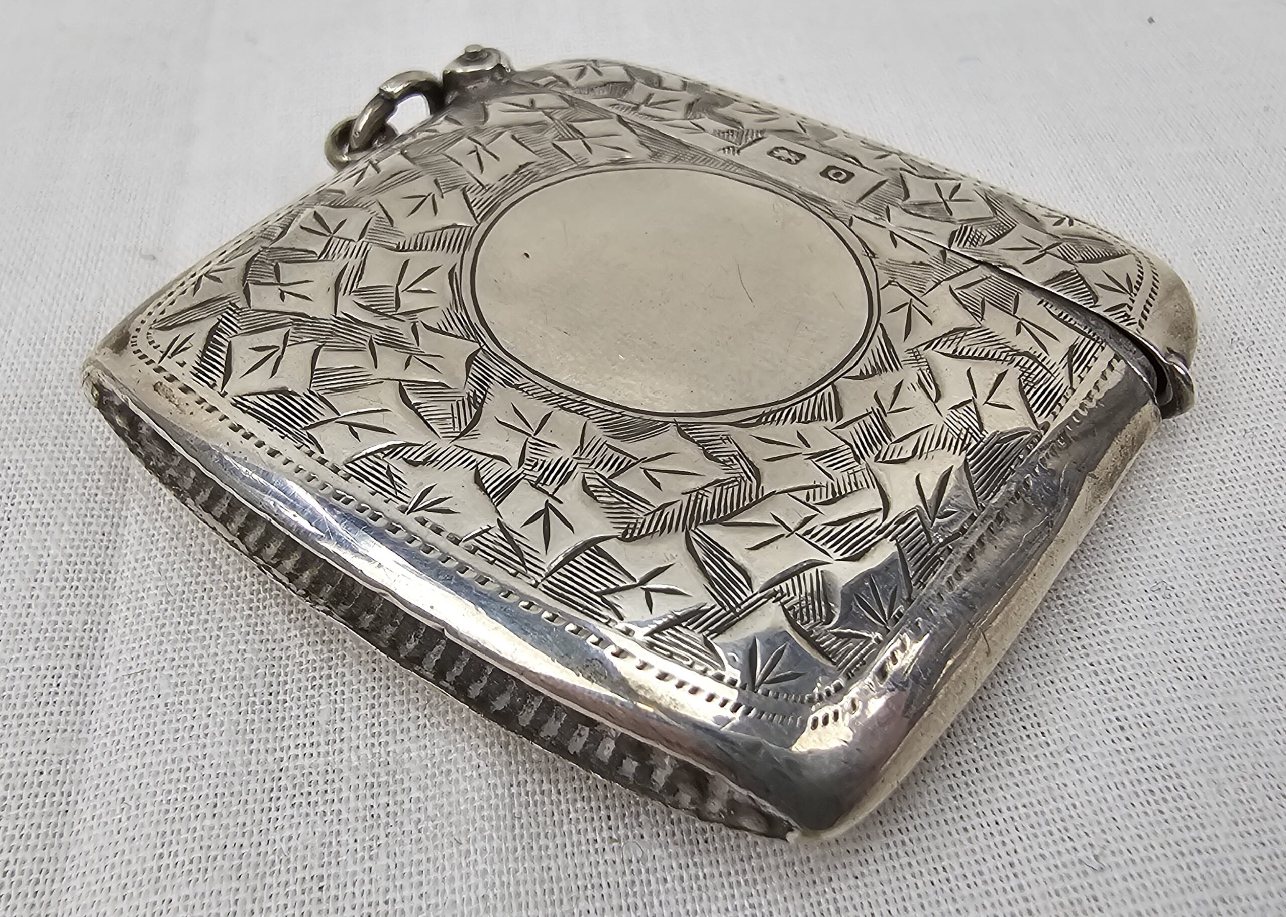 Birmingham 1913 Sterling Silver Vesta Case With Leaf Design - Image 4