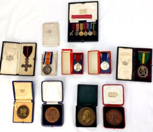 British, WW1 Medal Collection: Major G.W.C Kaye R.A.F. O.B.E, PLUS 4 Medallions for Contributions to Science, in Original Boxes (10)