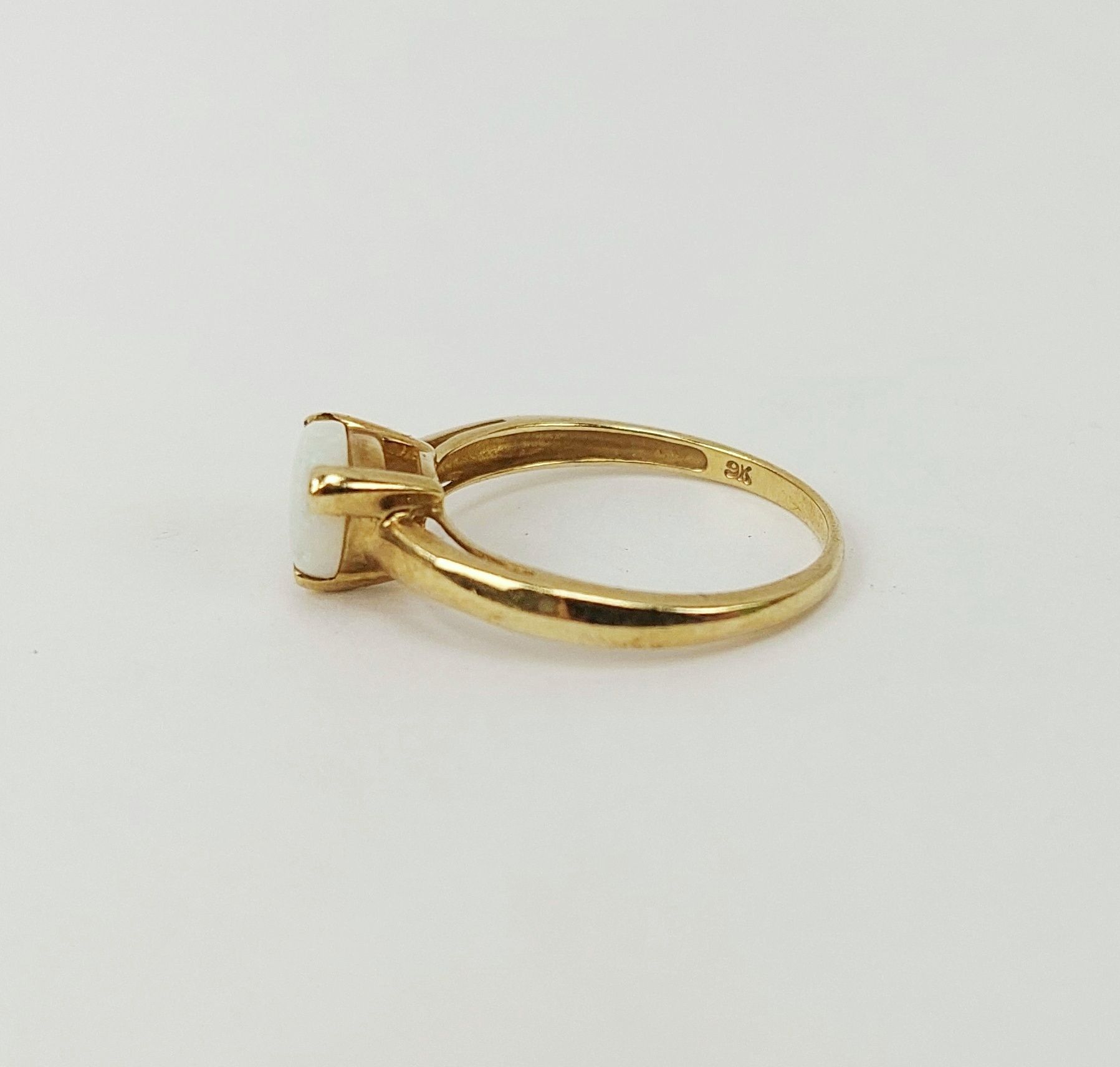 9ct Gold Opal Ring UK Size N+, US 7 - Image 2