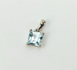 10ct White Gold Blue Topaz Pendant