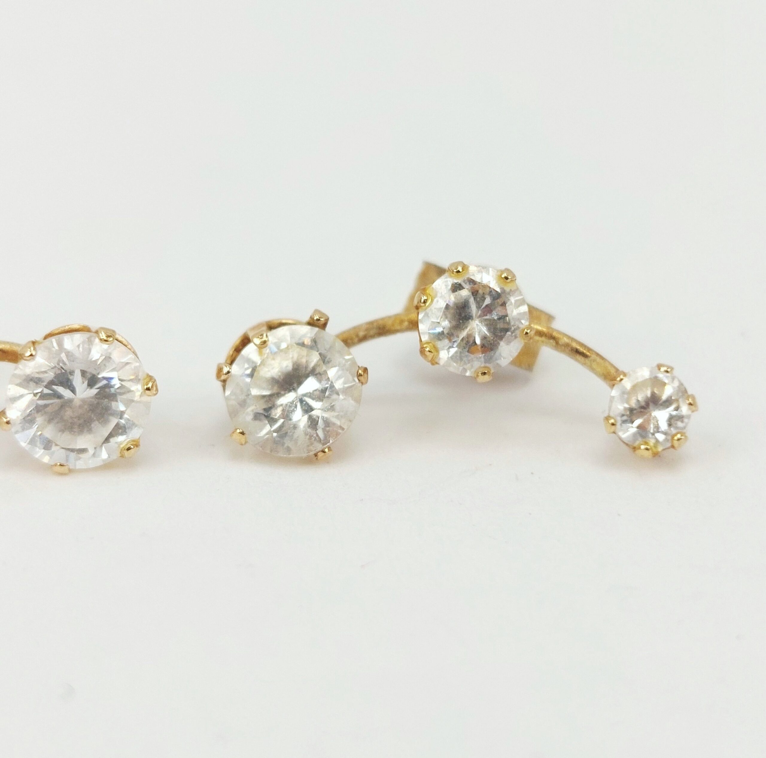 Pair of 9ct Gold Trilogy Stud Earrings - Image 2