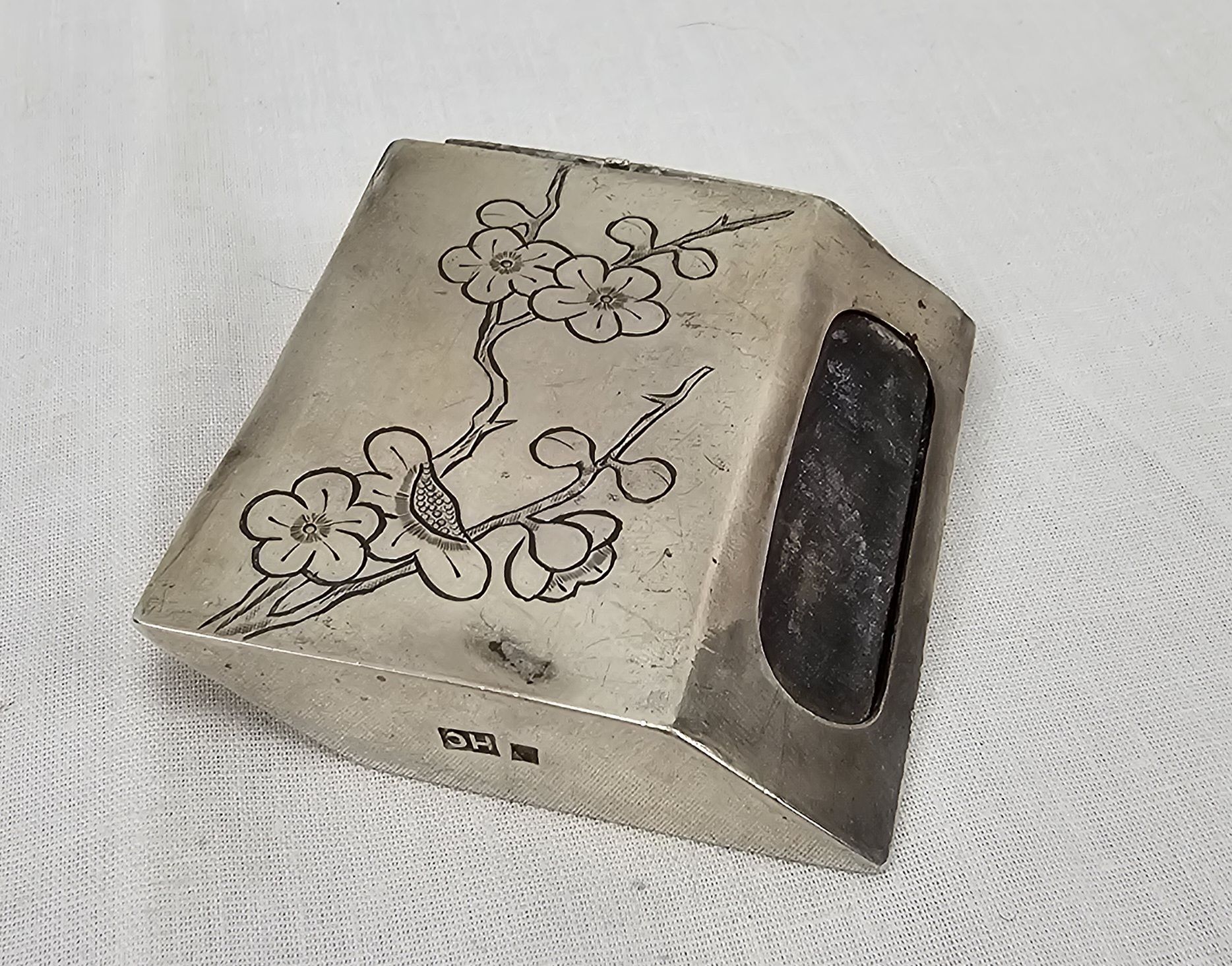 Large Unhallmarked Silver Vesta Case With Engraved Flowers - Image 3